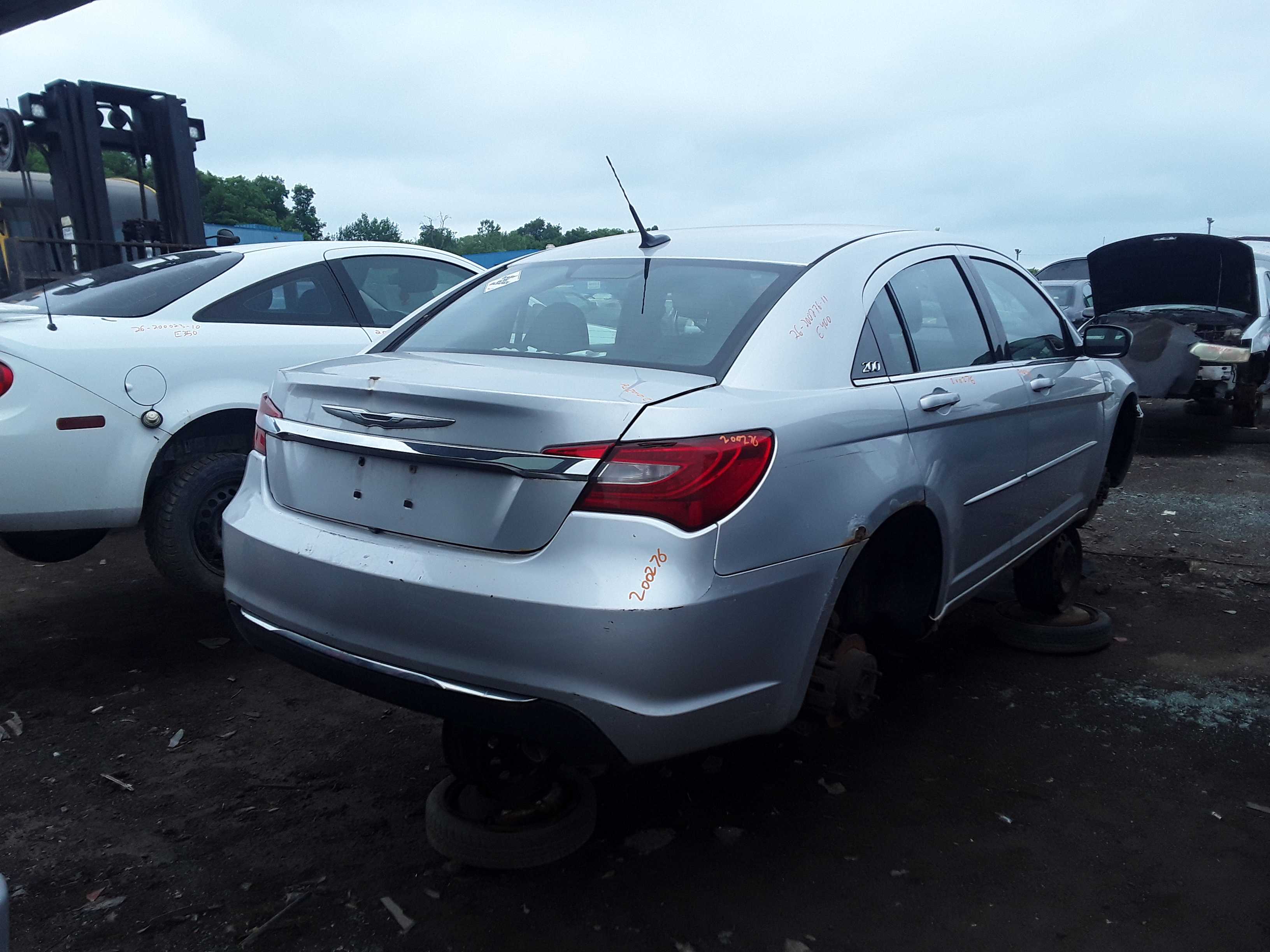 CHRYSLER 200 2011