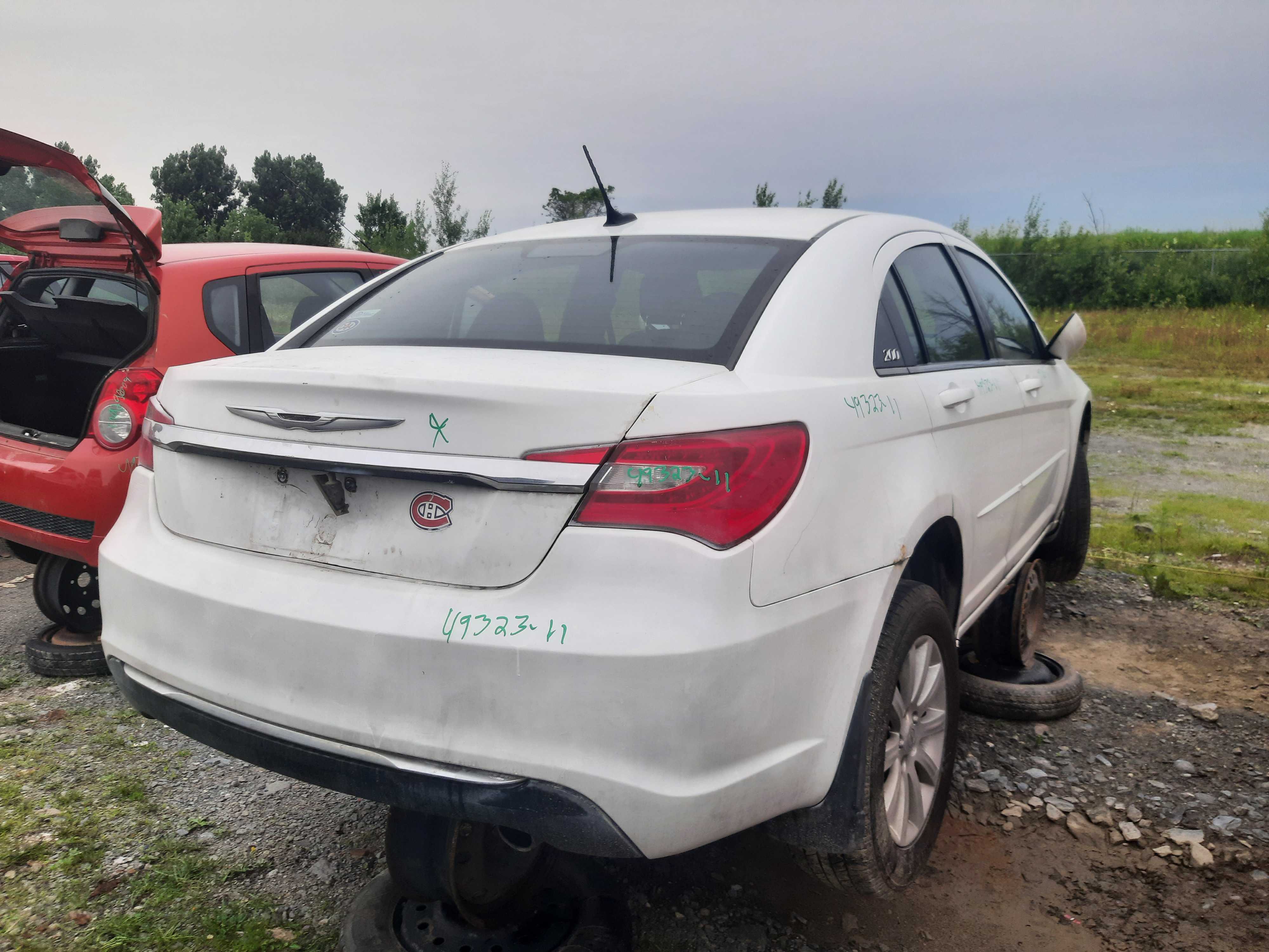 CHRYSLER 200 2011