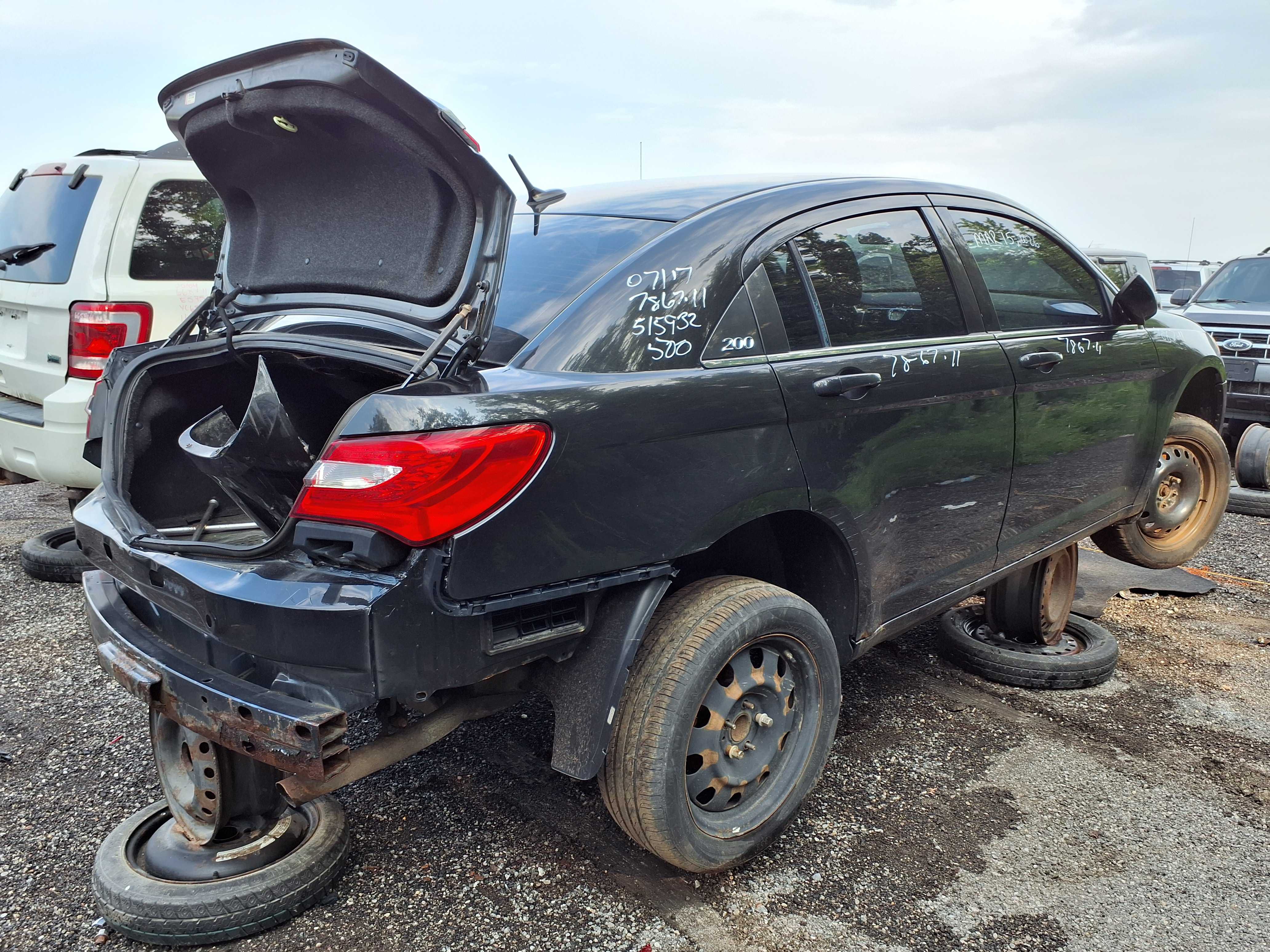 CHRYSLER 200 2011