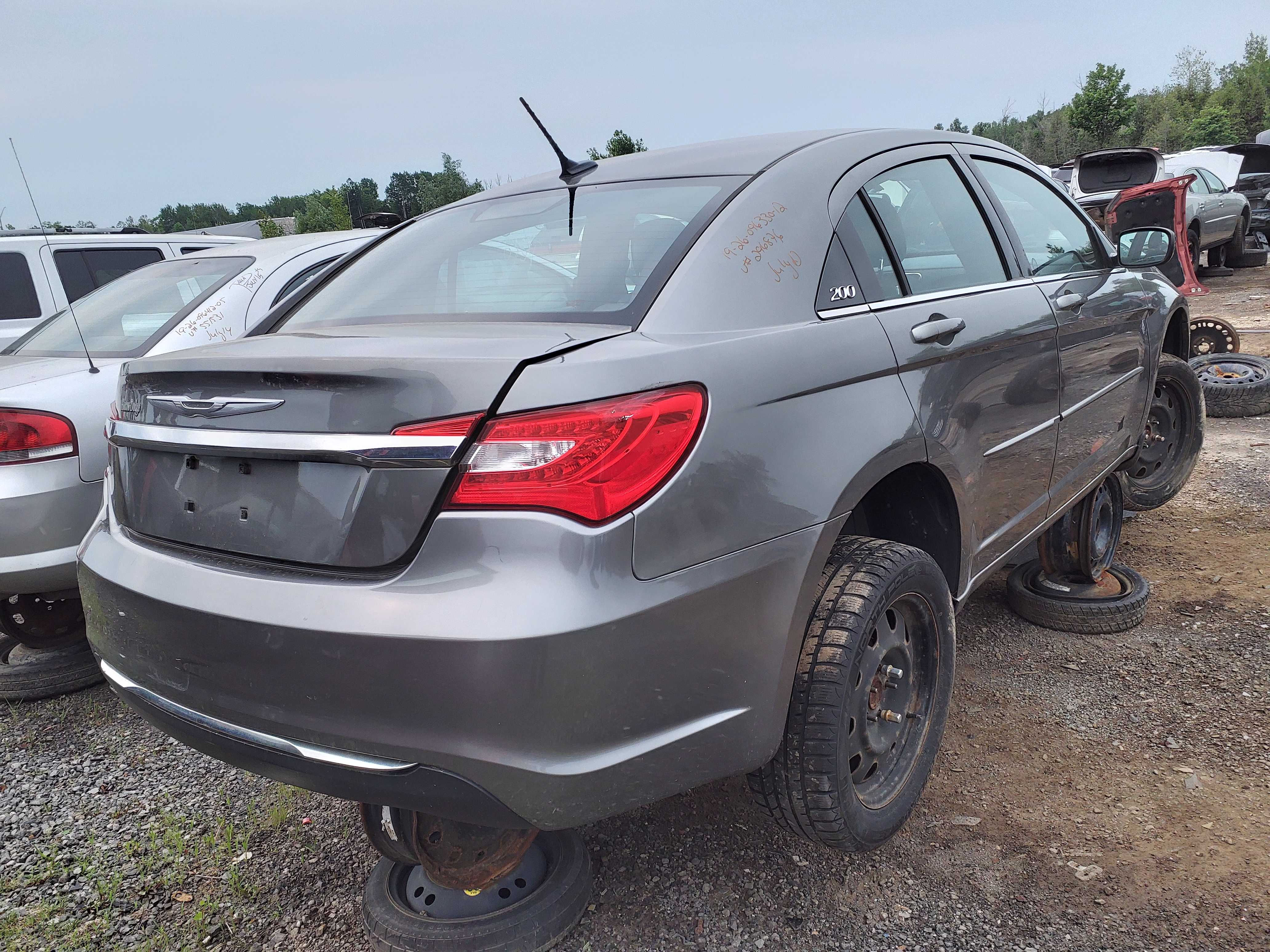 CHRYSLER 200 2012