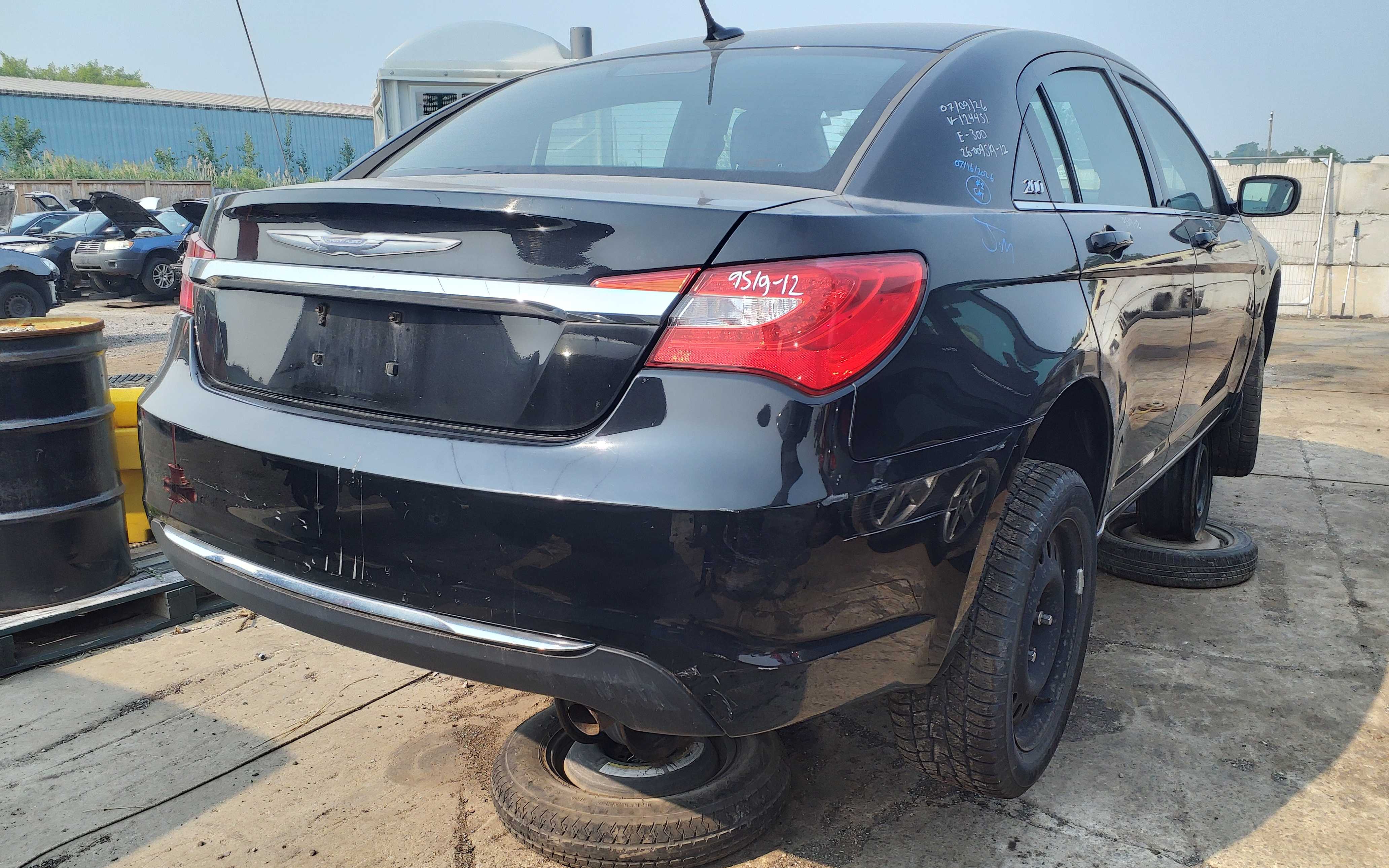 CHRYSLER 200 2012