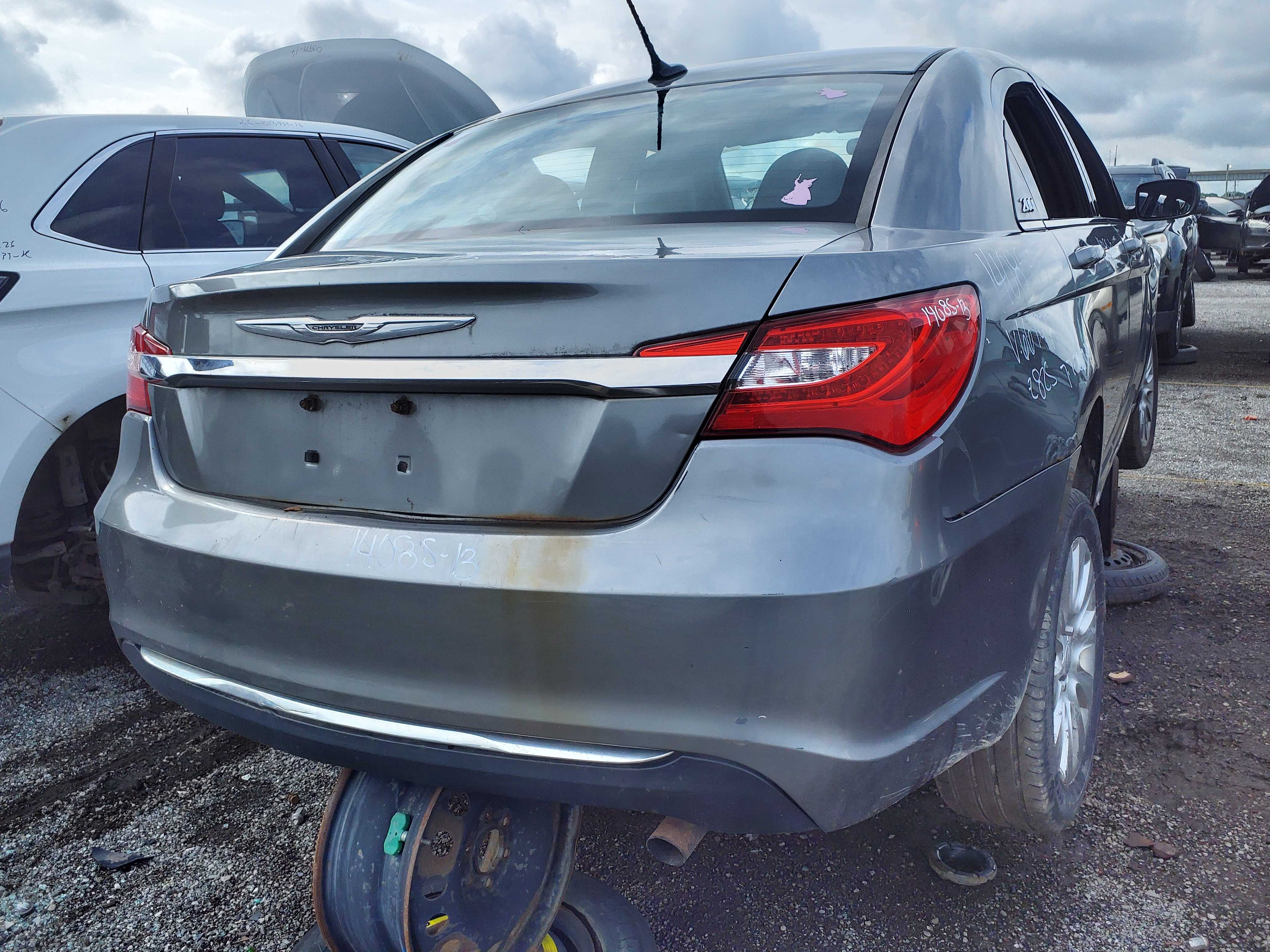 CHRYSLER 200 2013