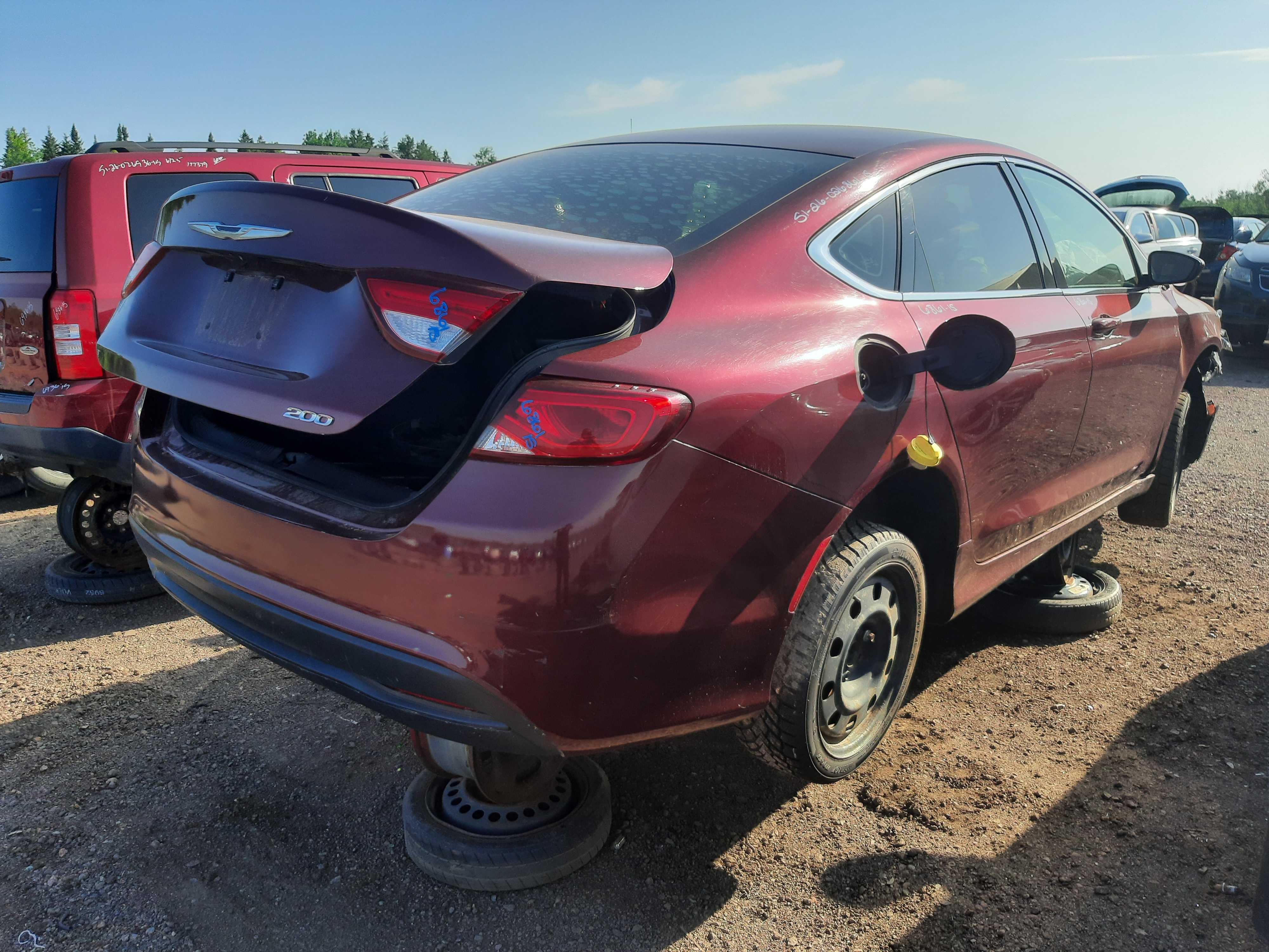 CHRYSLER 200 2015