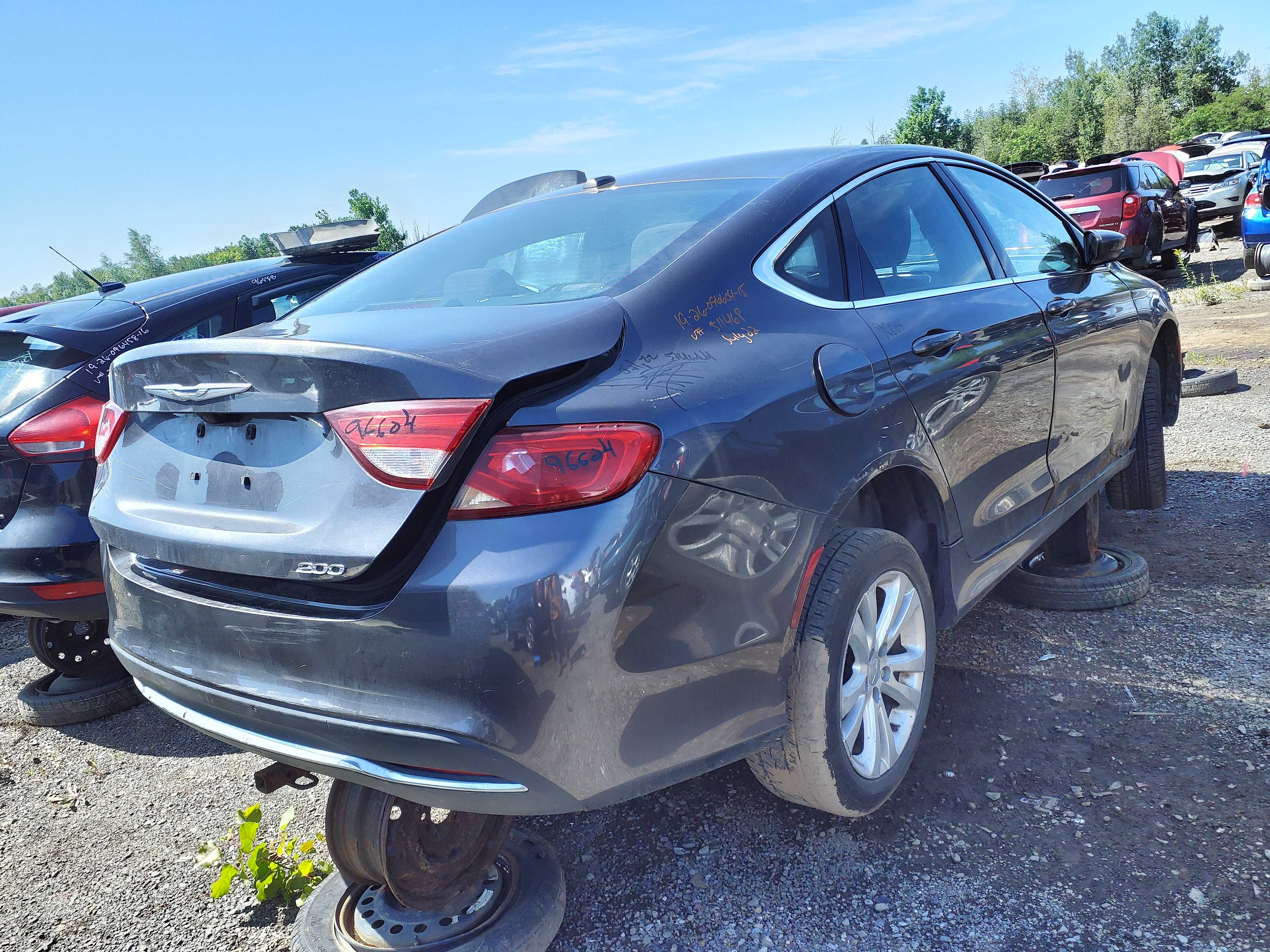 CHRYSLER 200 2015