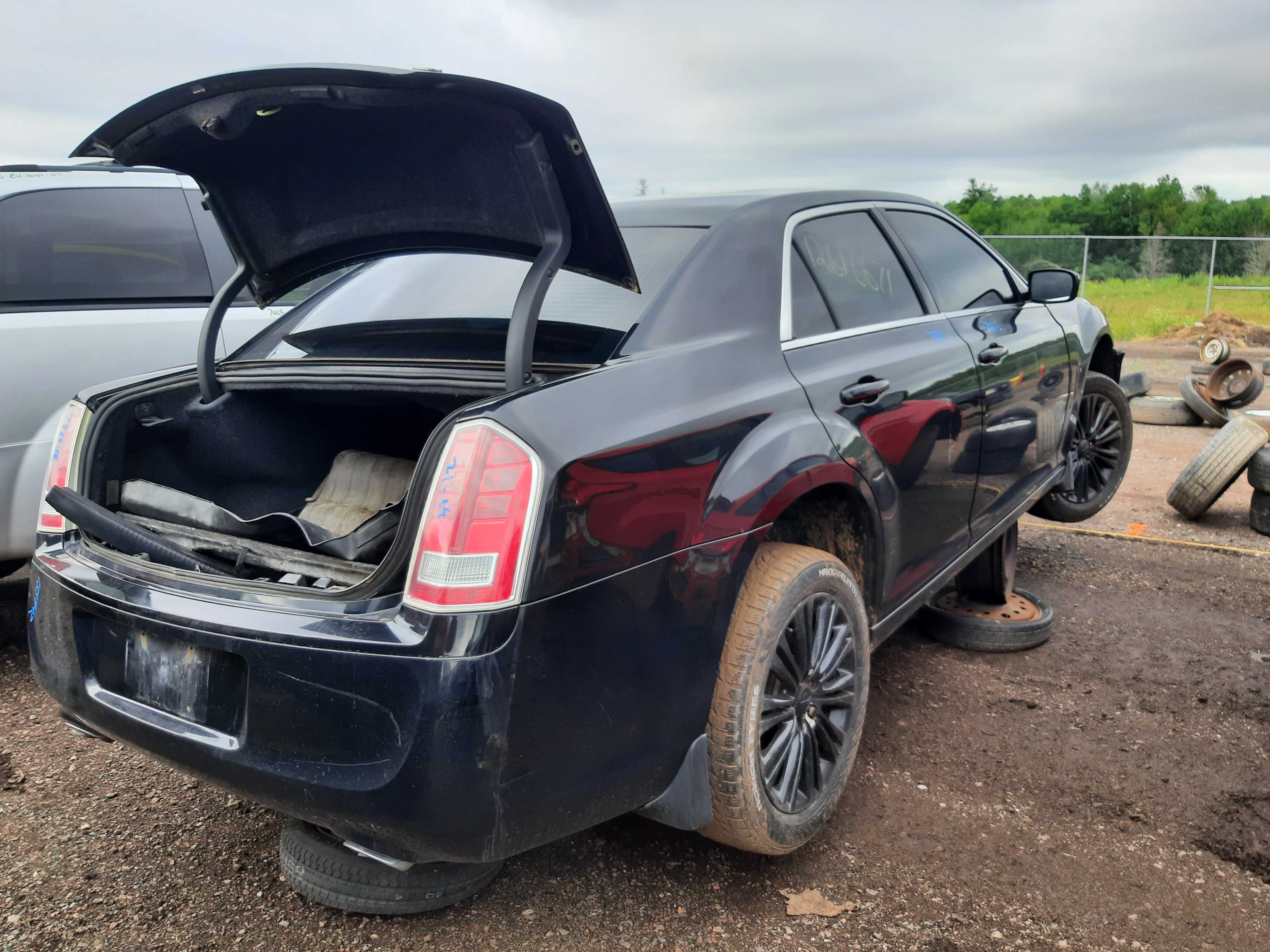 CHRYSLER 300 2012