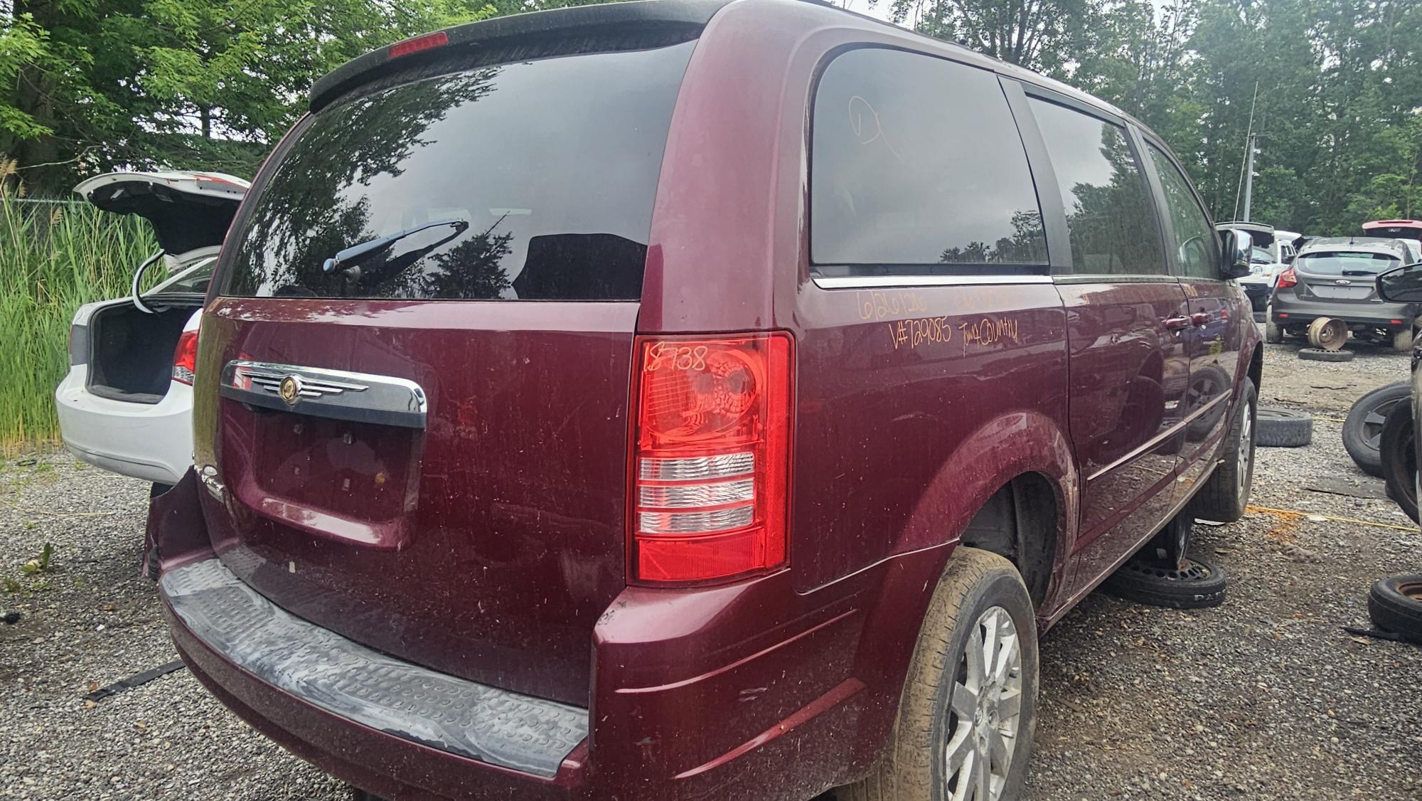 CHRYSLER TOWN &amp; COUNTRY 2008