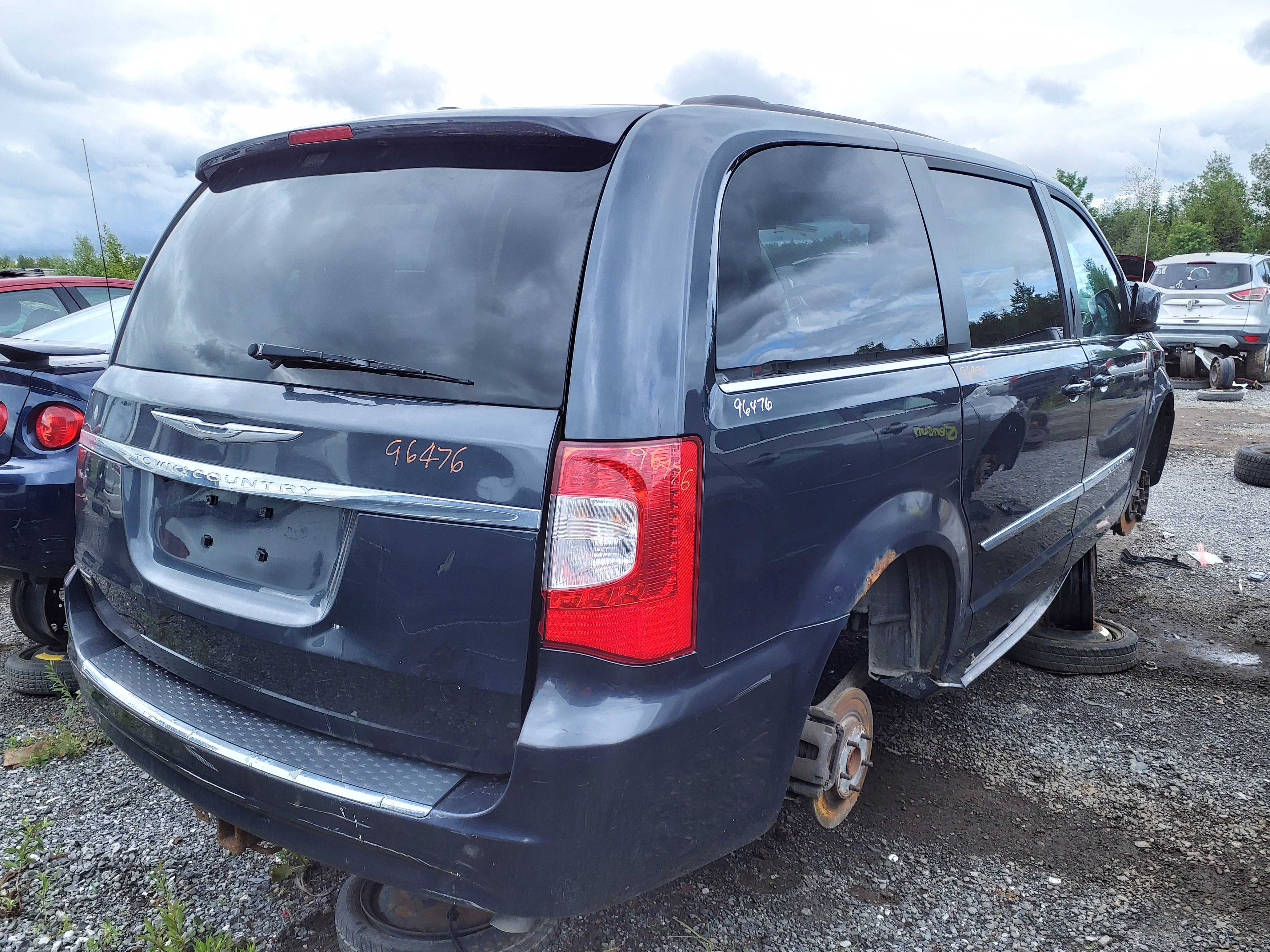 CHRYSLER TOWN &amp; COUNTRY 2014