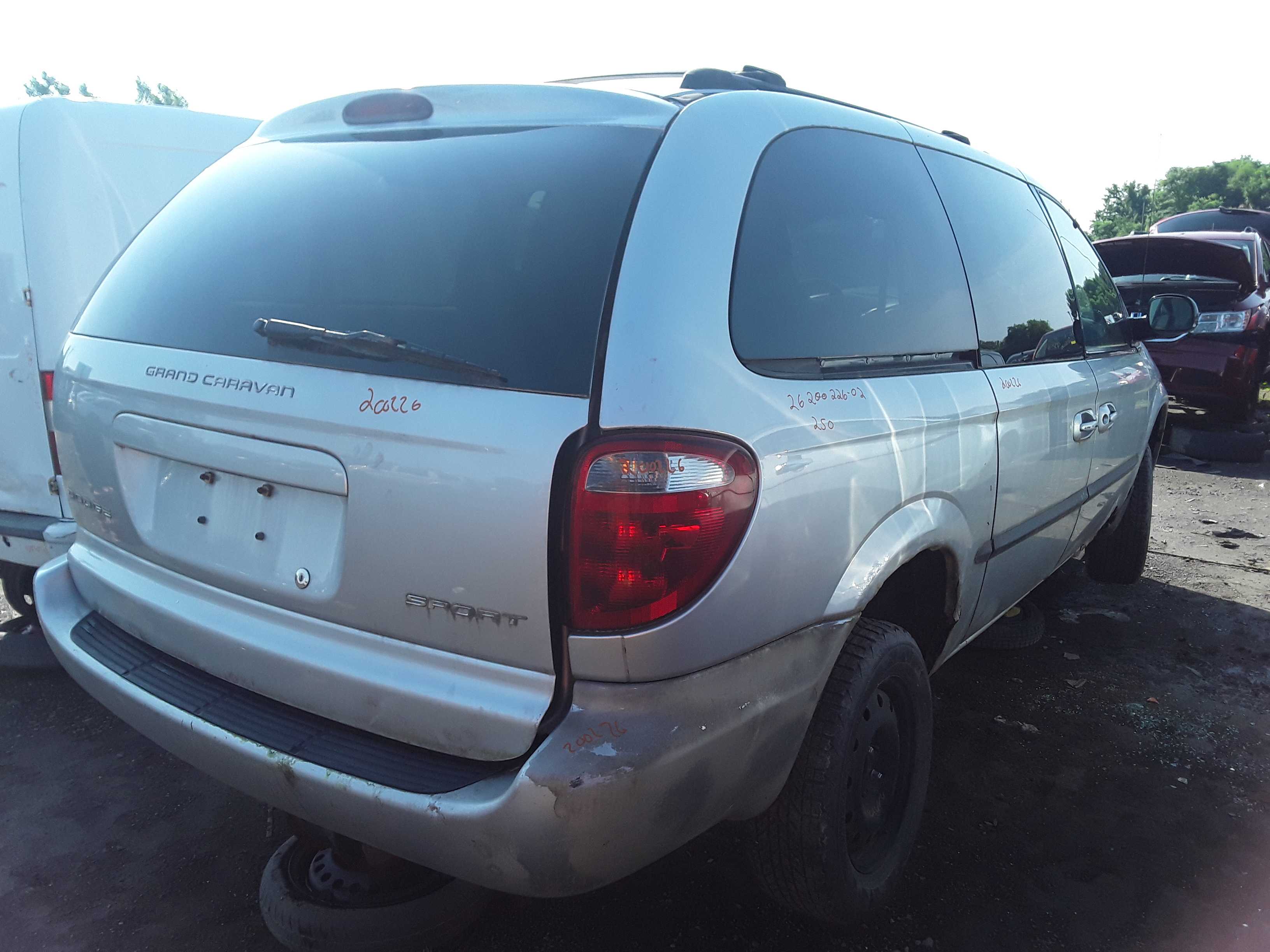 DODGE GRAND CARAVAN 2002