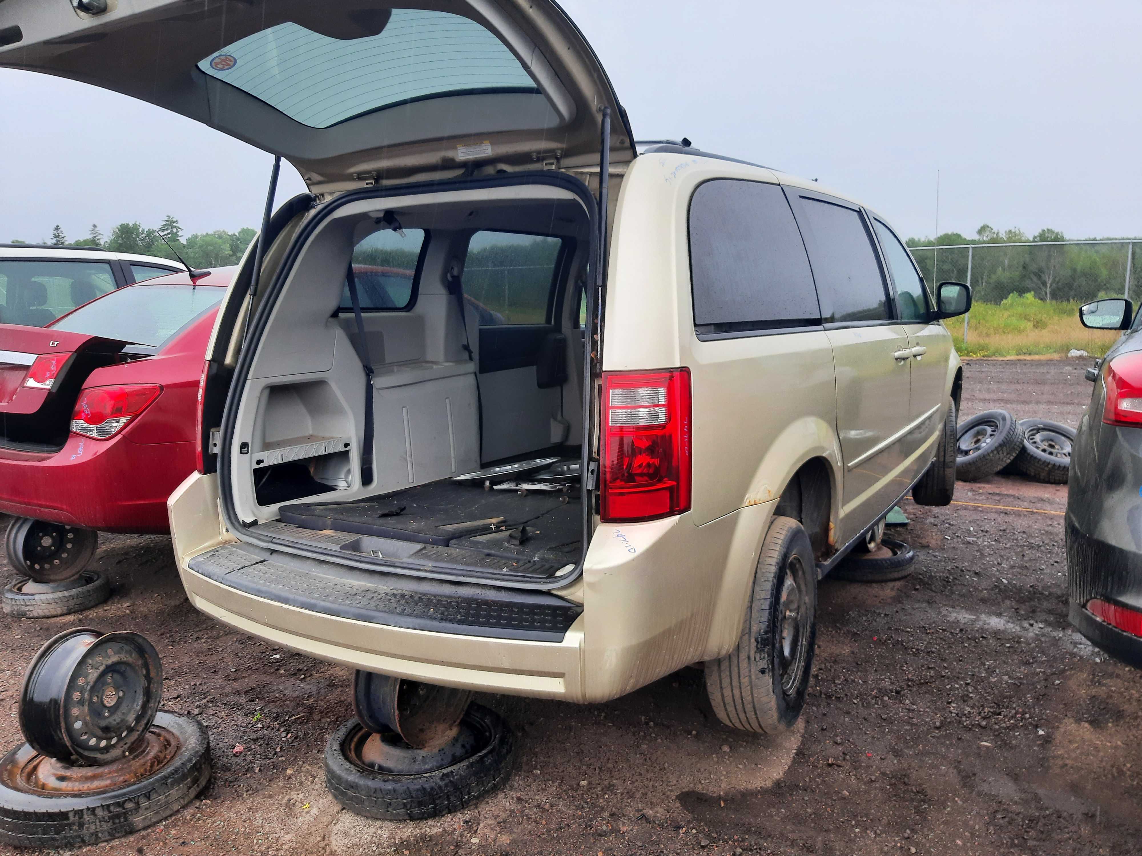 DODGE GRAND CARAVAN 2010