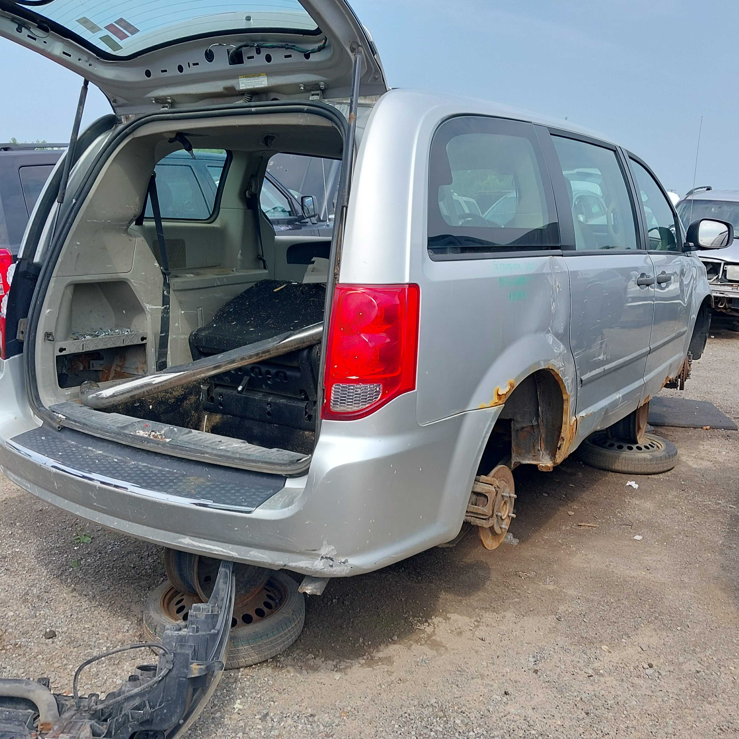 DODGE GRAND CARAVAN 2011