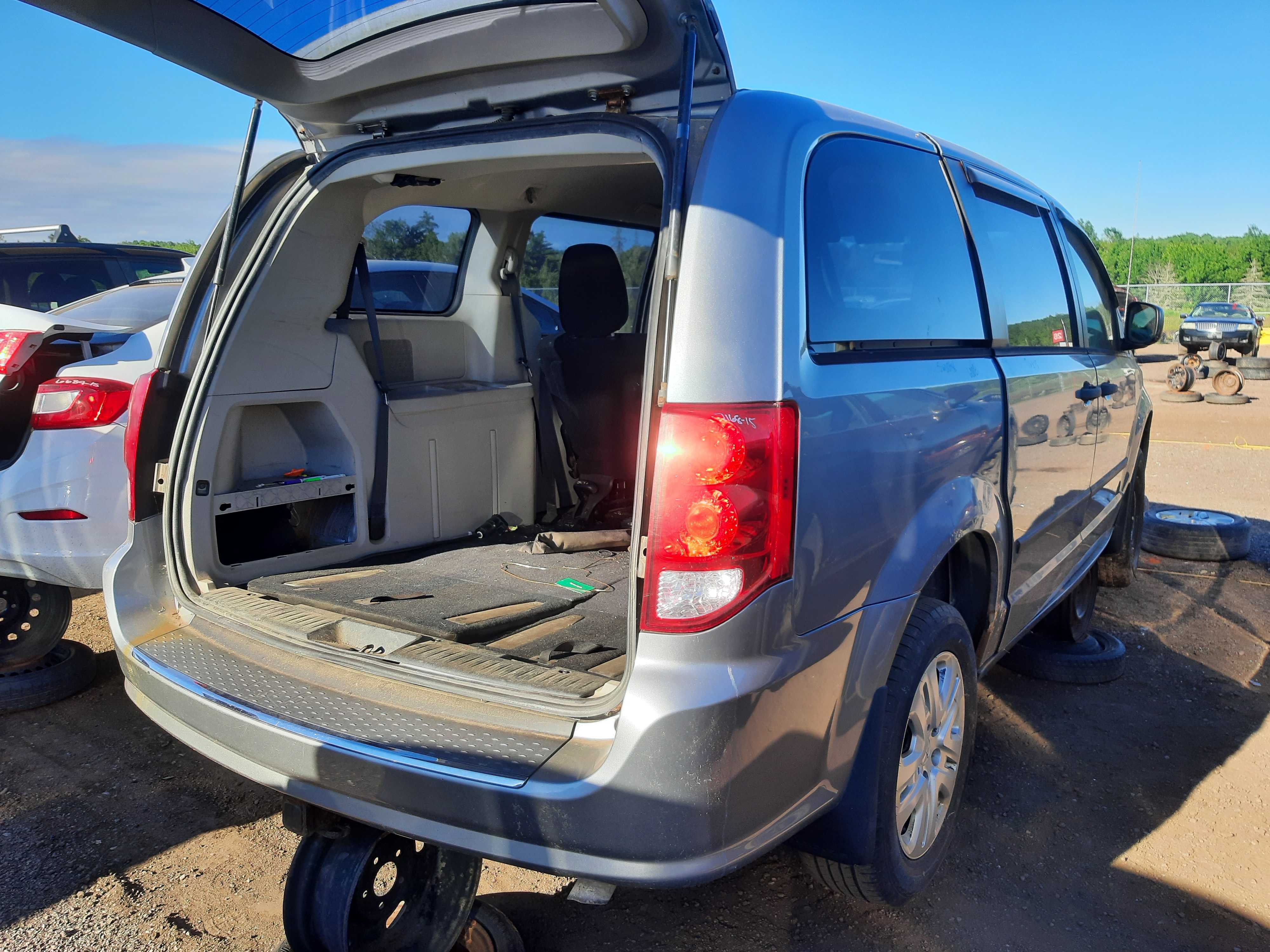 DODGE GRAND CARAVAN 2015