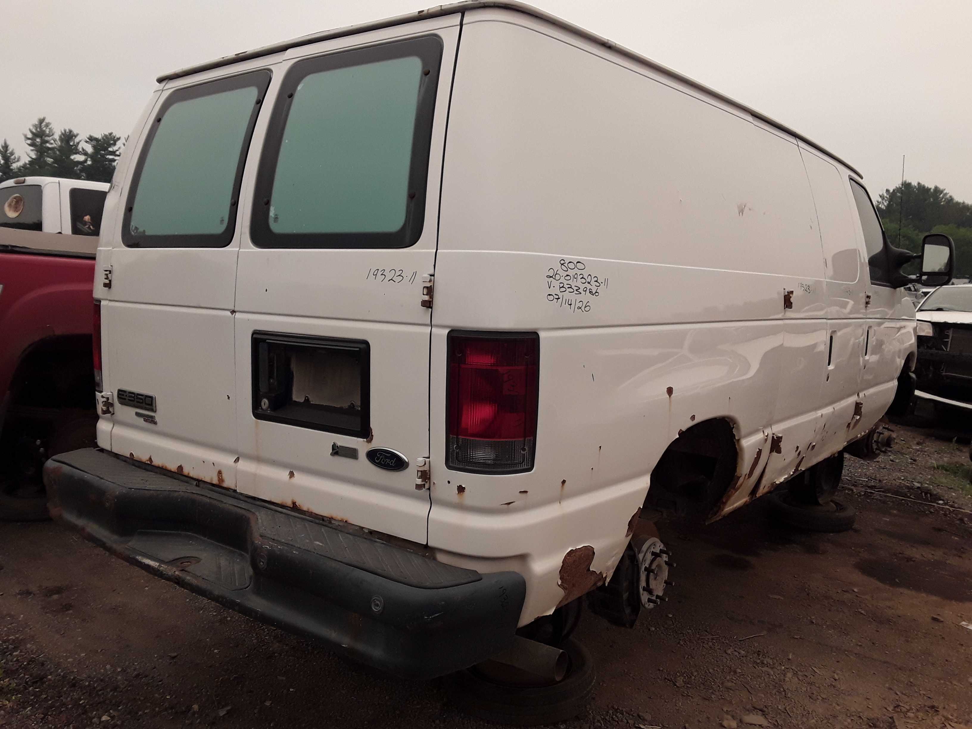 FORD ECONOLINE 2011