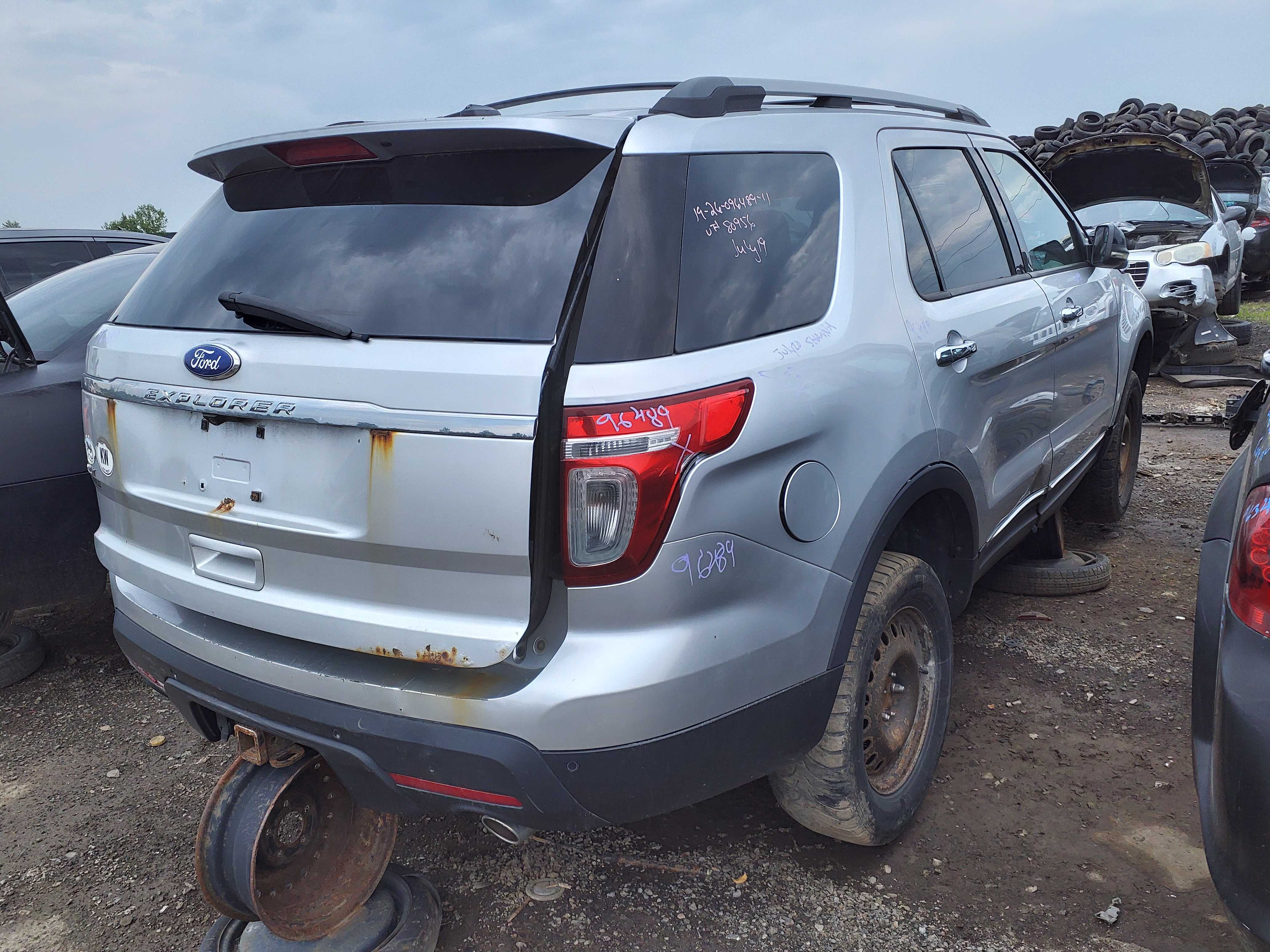 FORD EXPLORER 2011