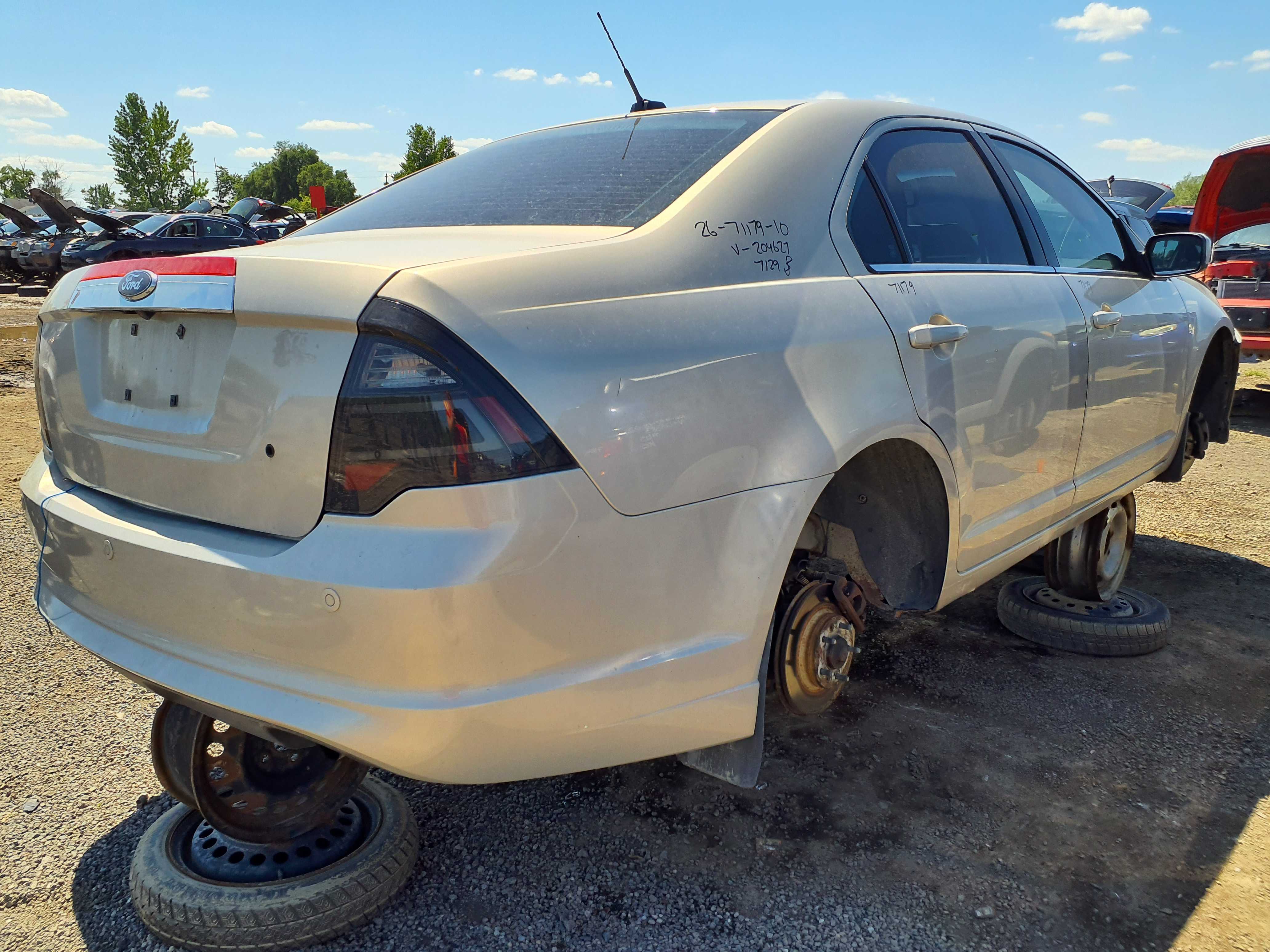 FORD FUSION 2010