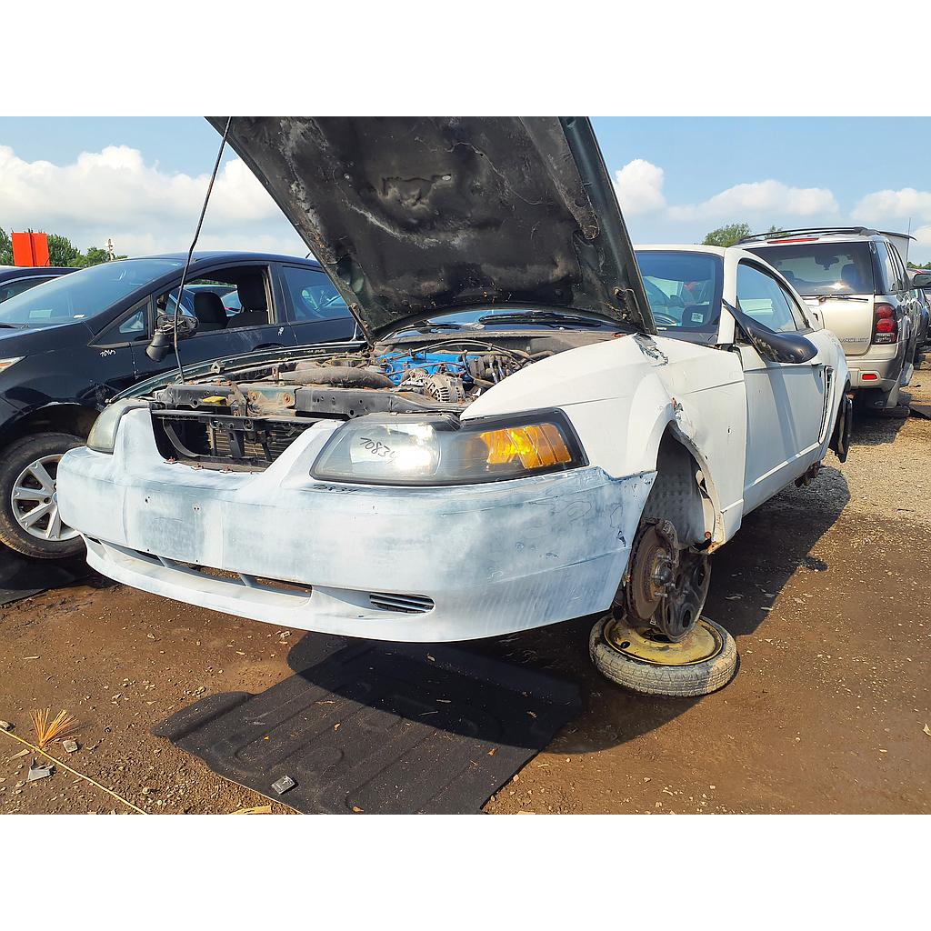 FORD MUSTANG 2000