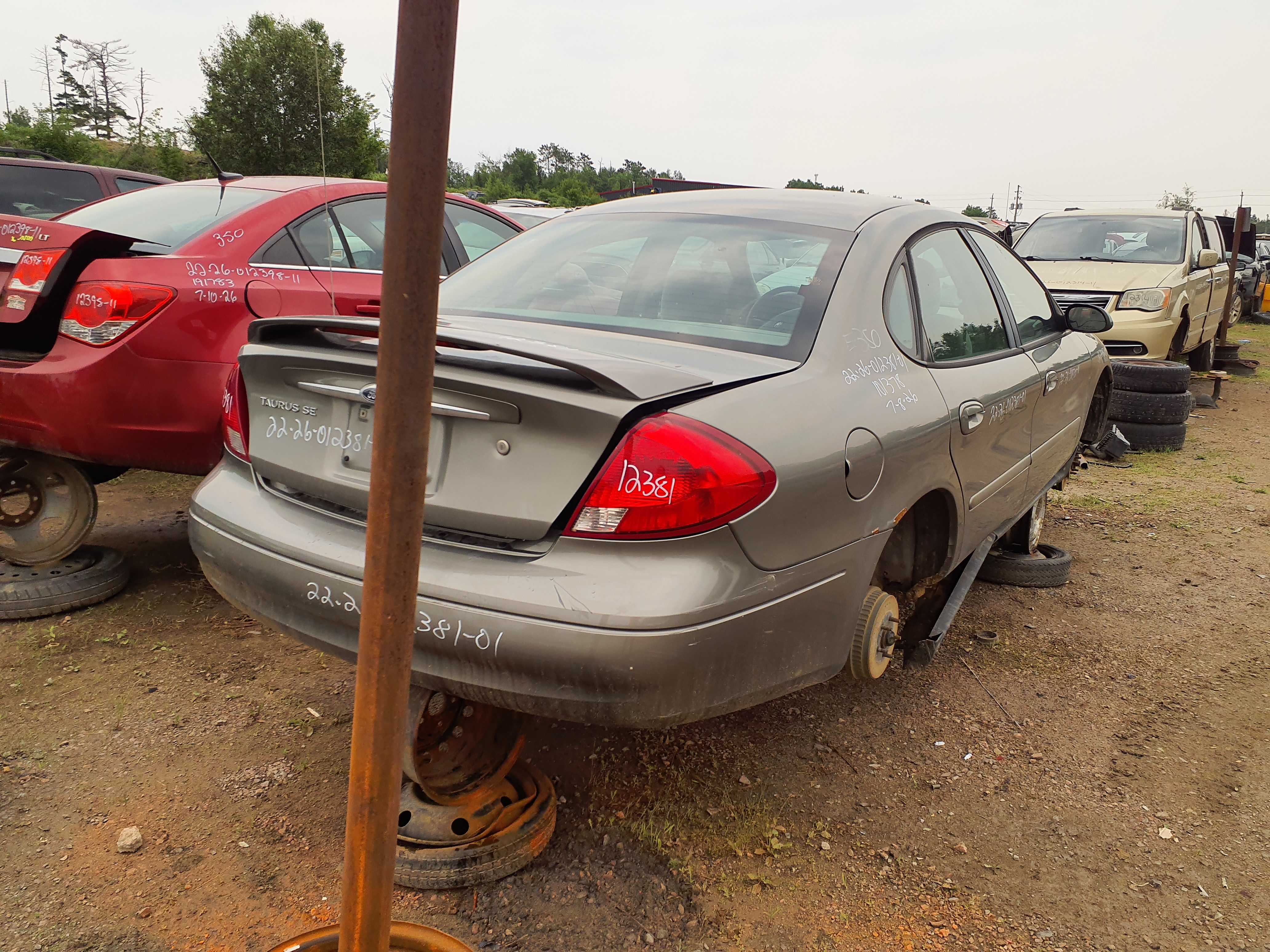 FORD TAURUS 2001