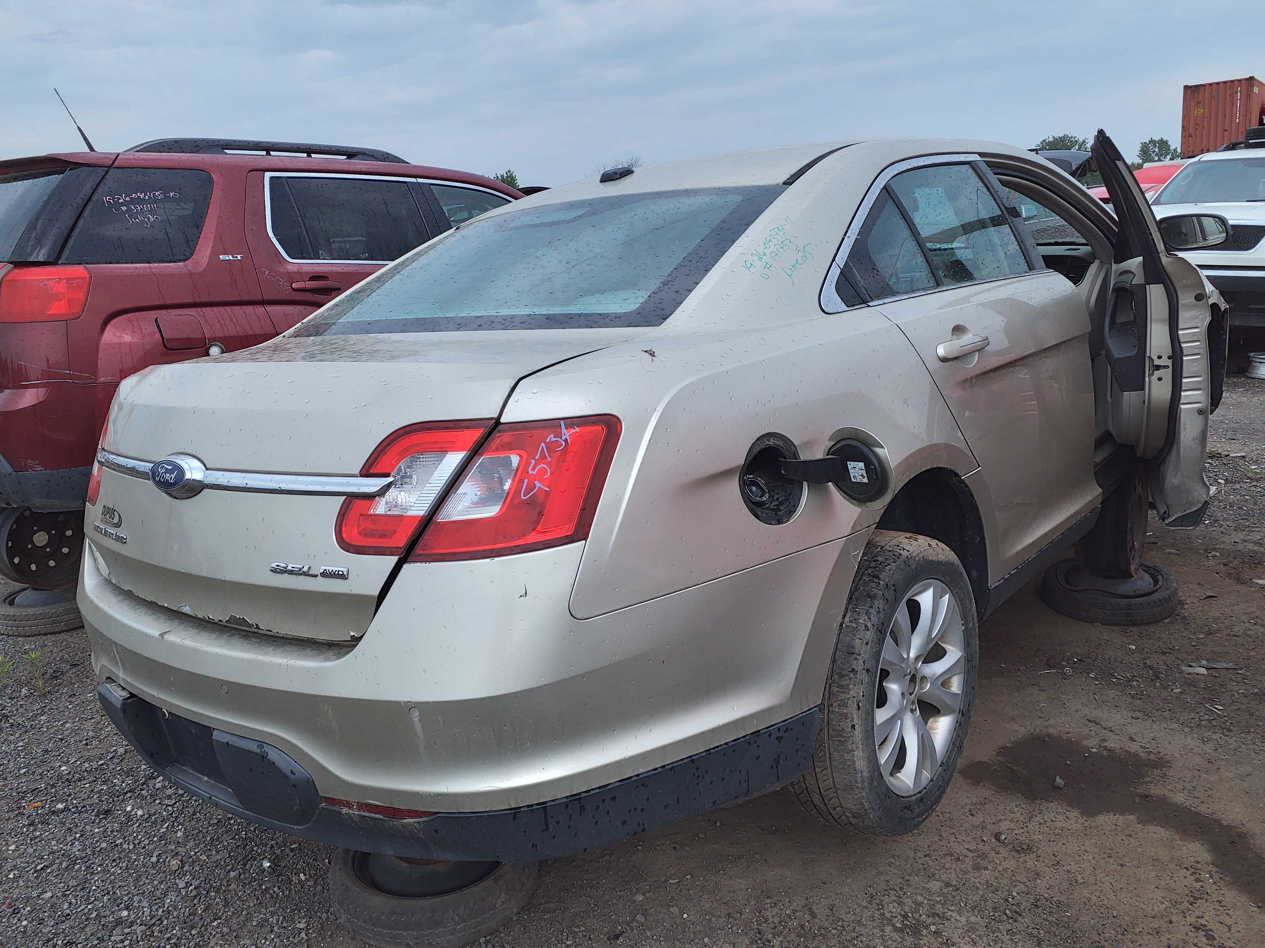 FORD TAURUS 2011