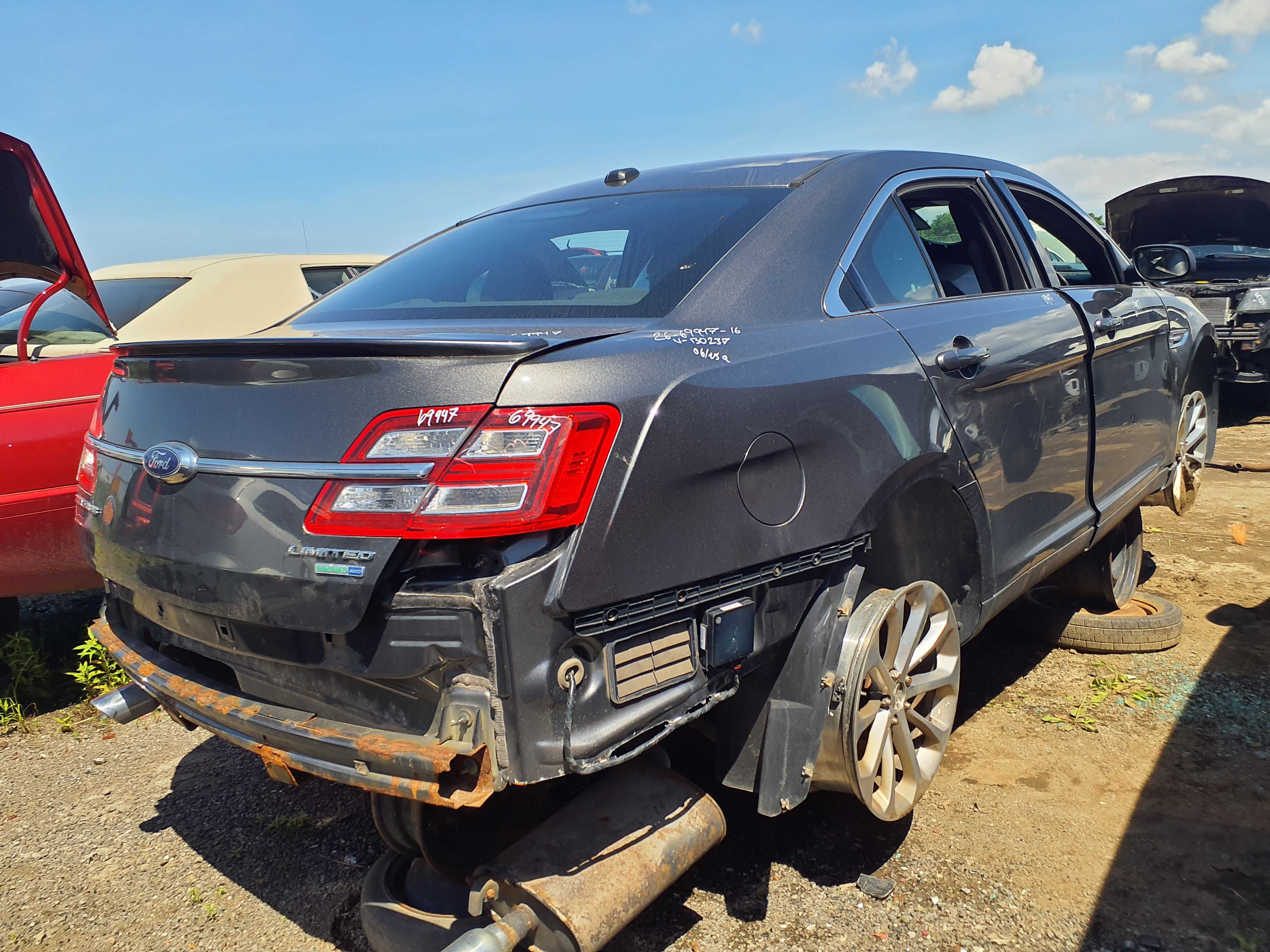 FORD TAURUS 2016