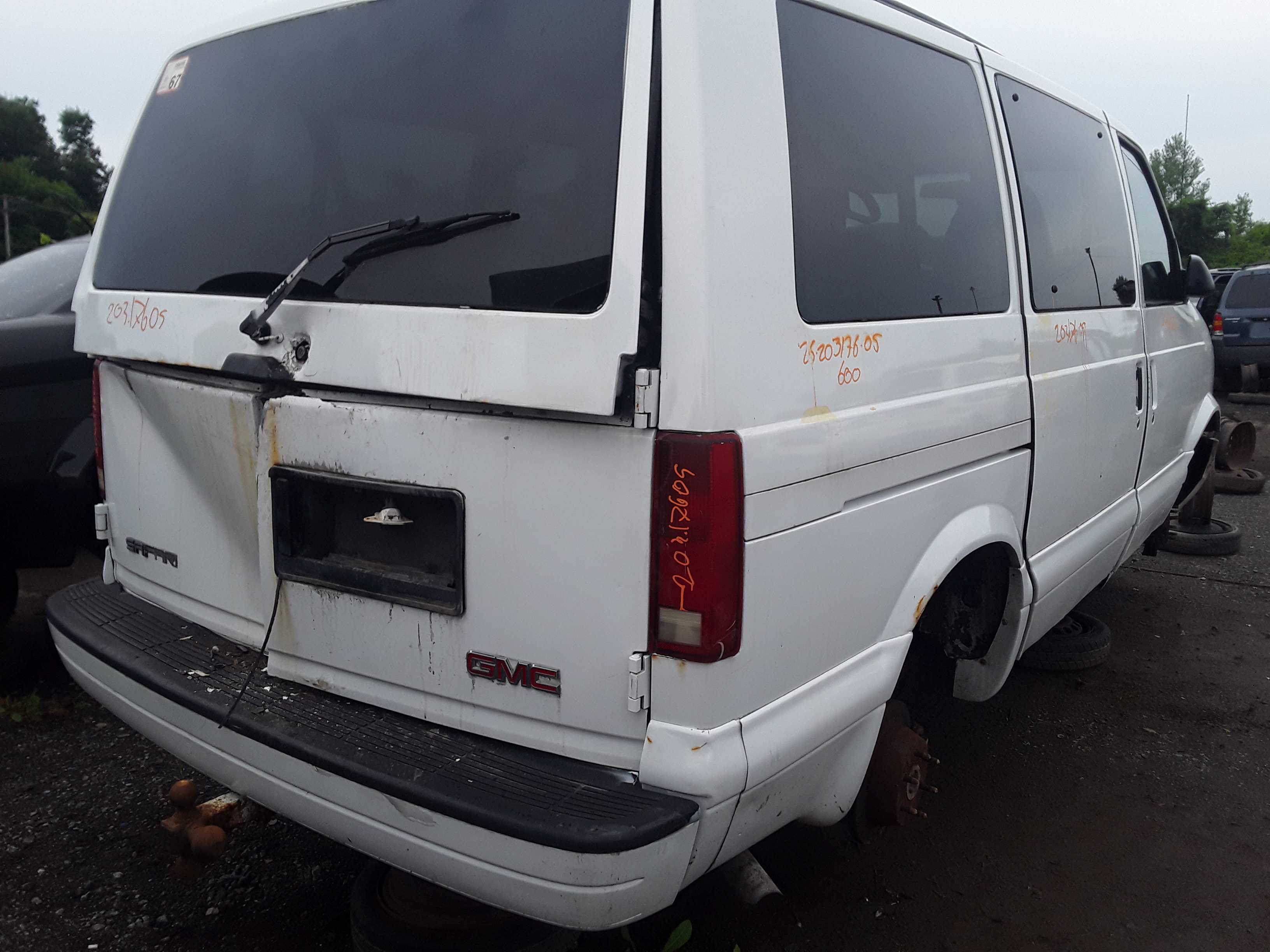 GMC SAFARI 2005
