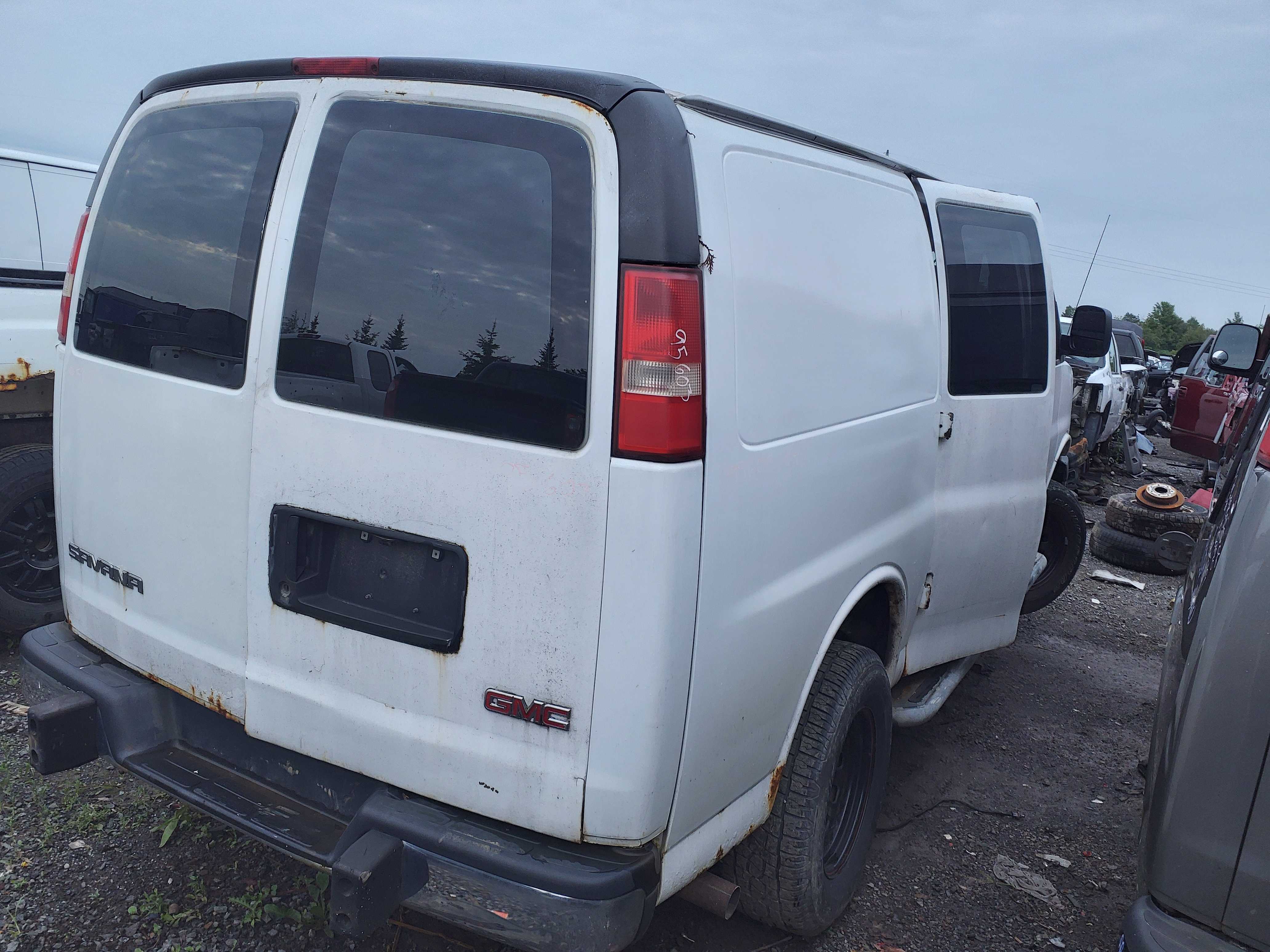 GMC SAVANA CARGO 2009