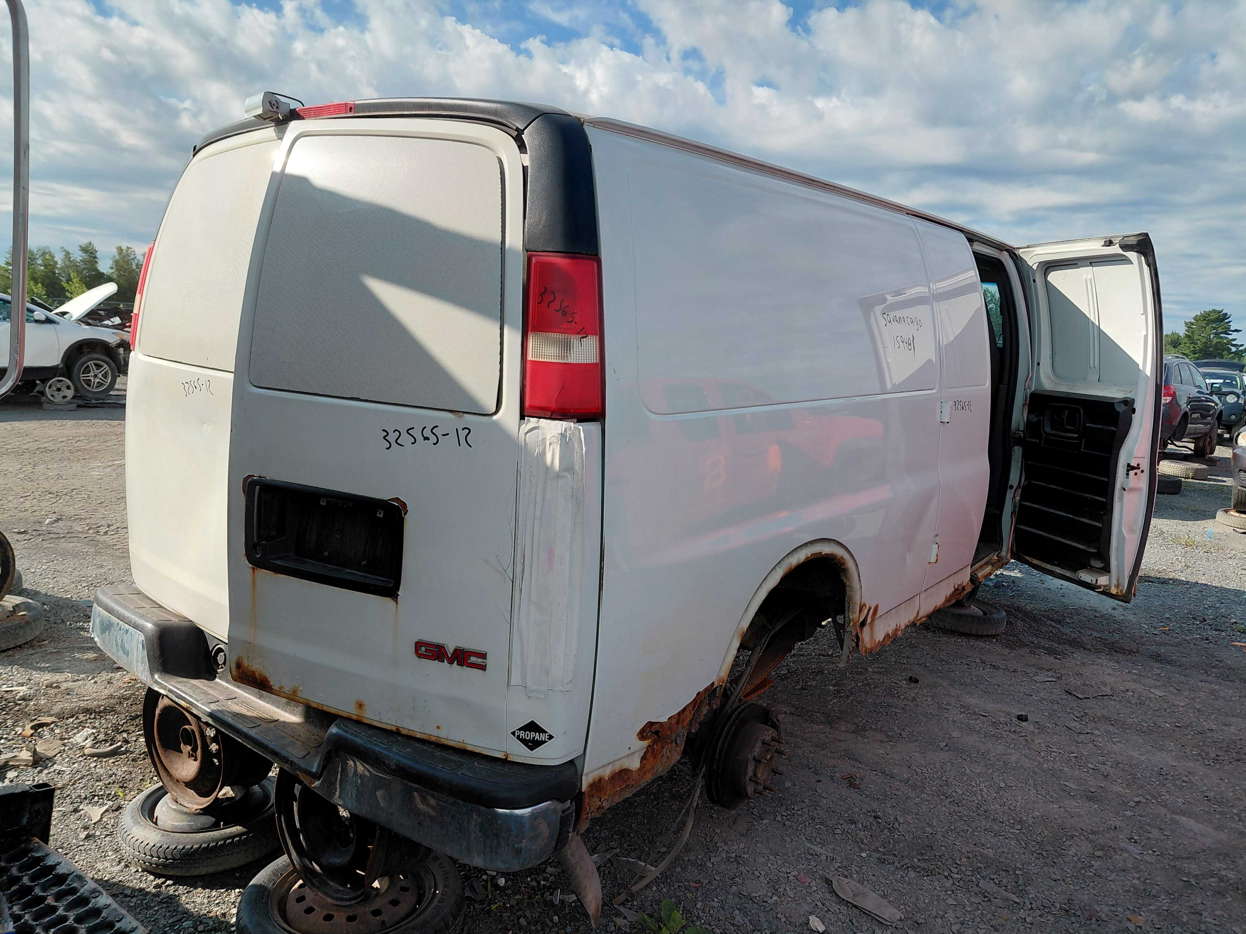 GMC SAVANA CARGO 2012