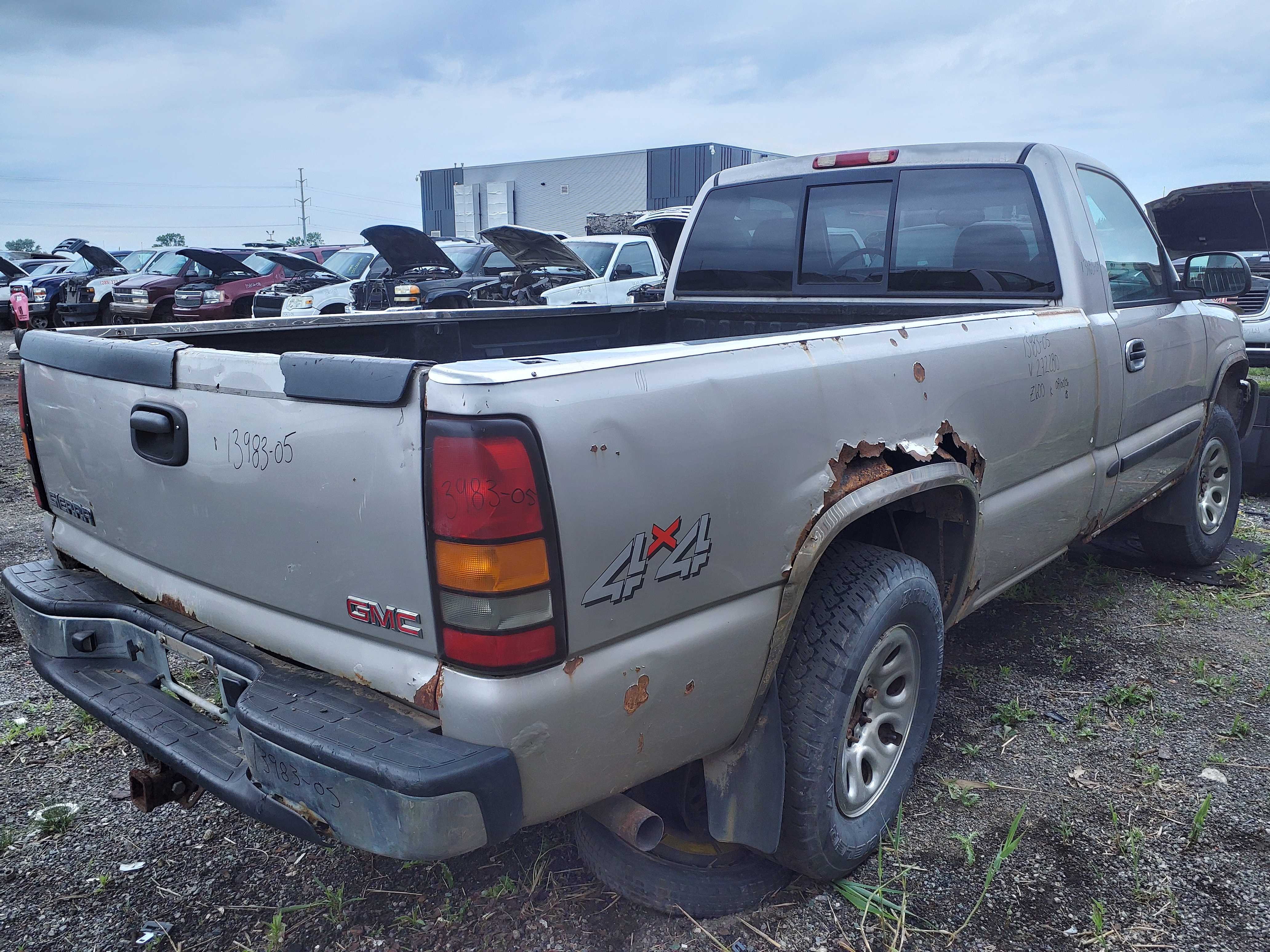 GMC SIERRA 1500 2005