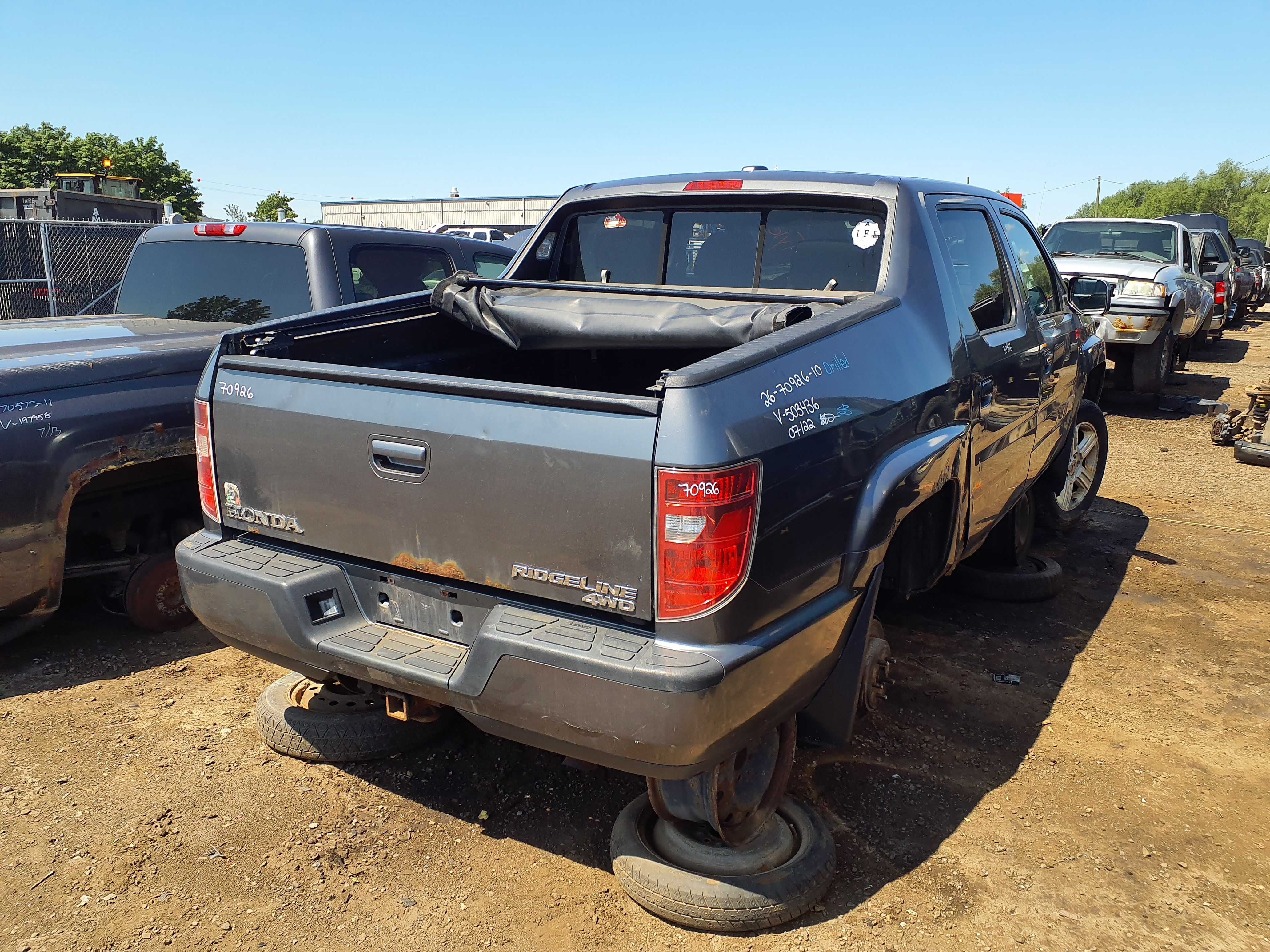 HONDA RIDGELINE 2010