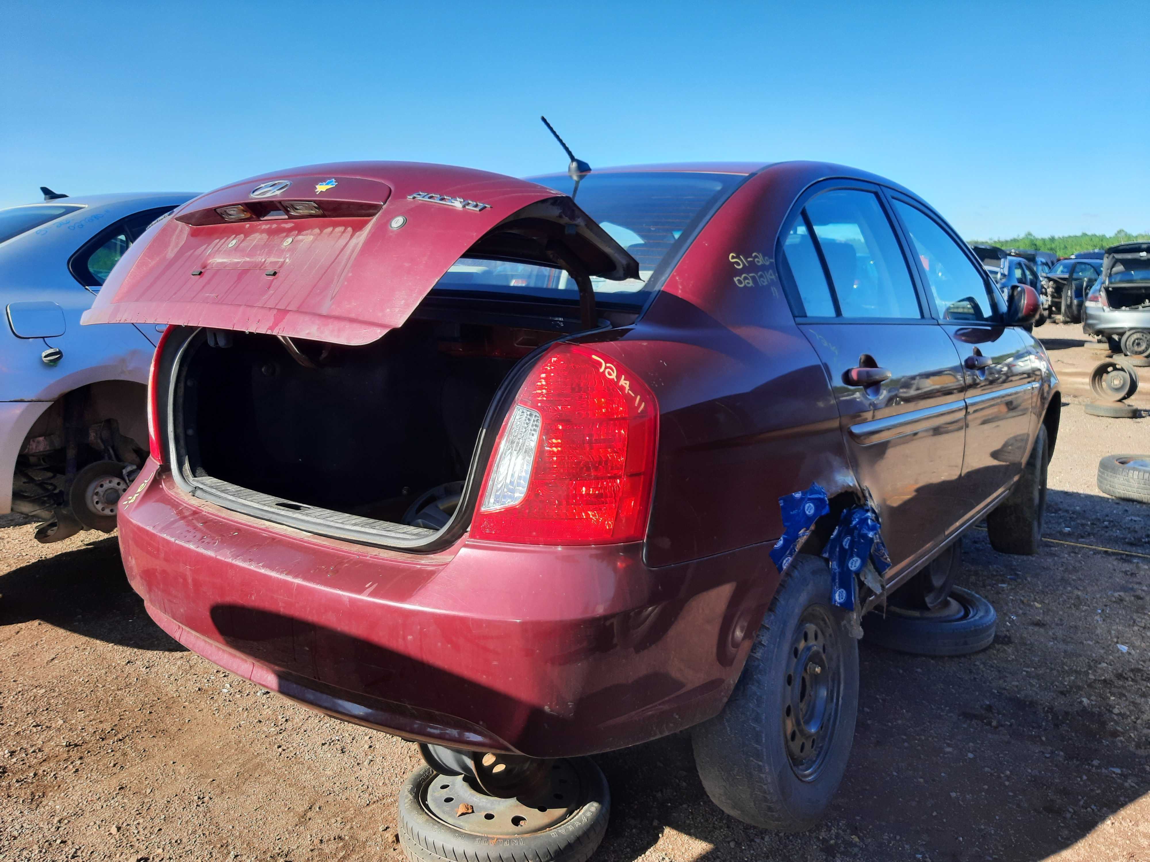 HYUNDAI ACCENT 2011