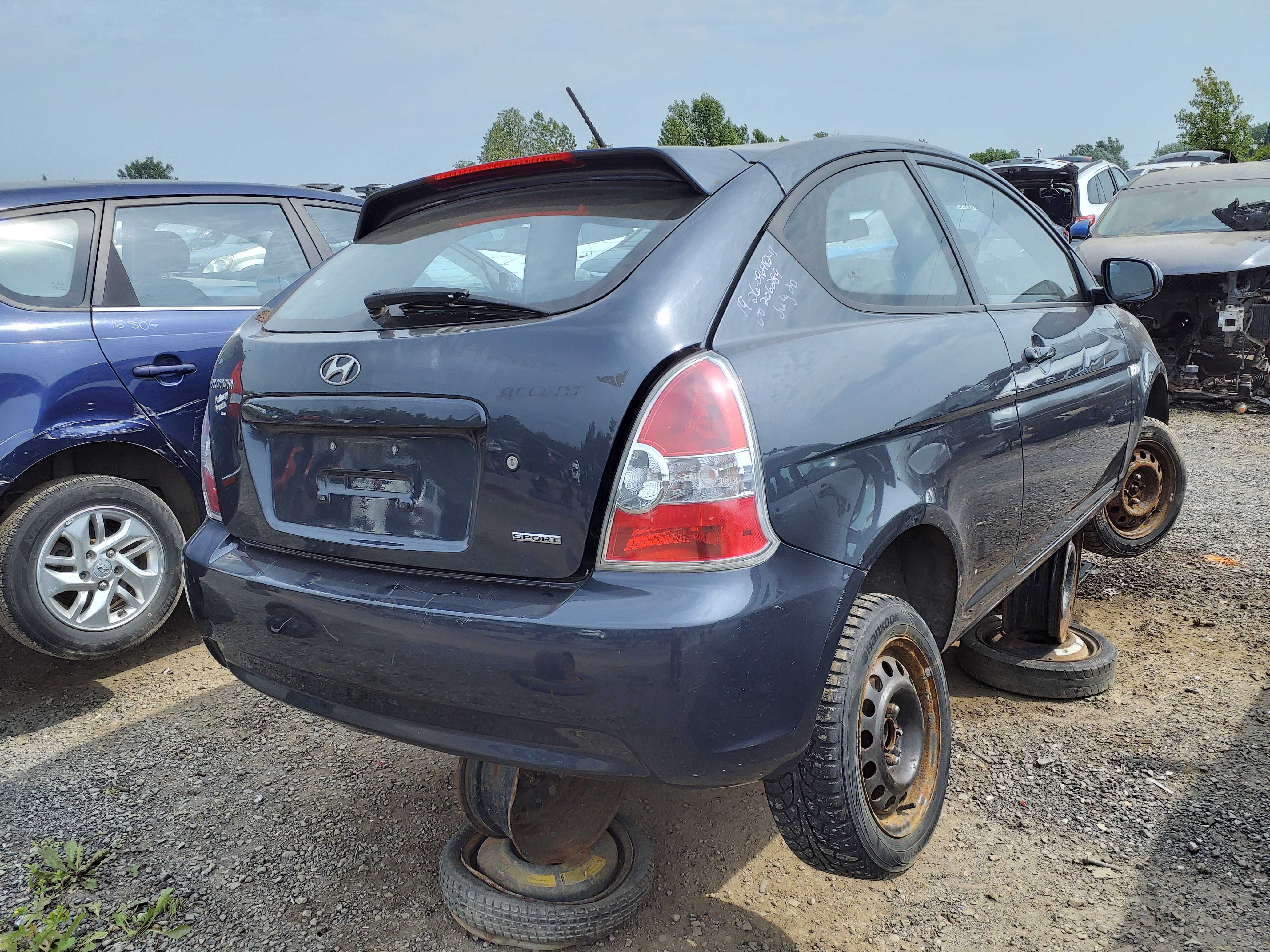 HYUNDAI ACCENT 2011