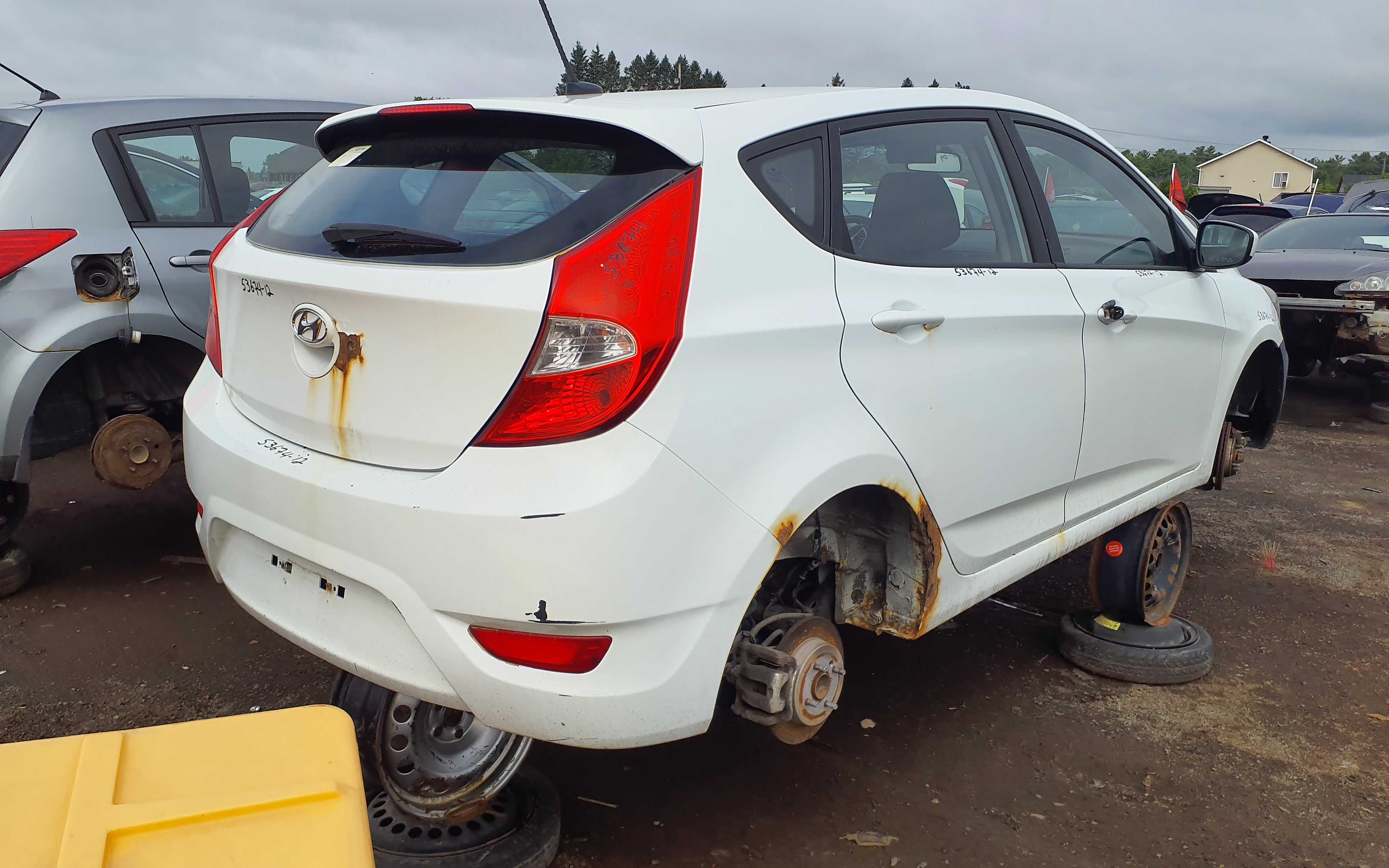 HYUNDAI ACCENT 2012