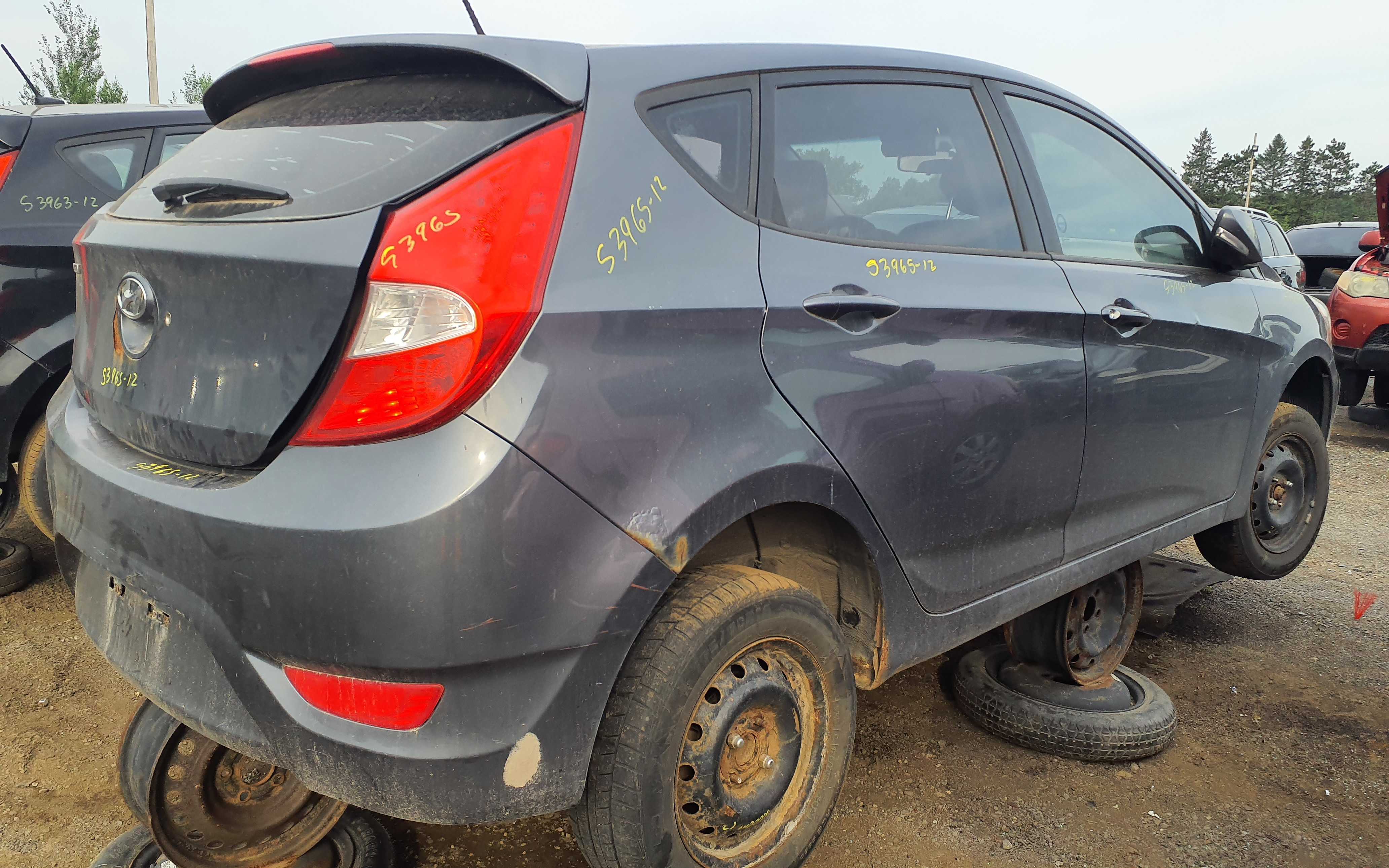 HYUNDAI ACCENT 2012