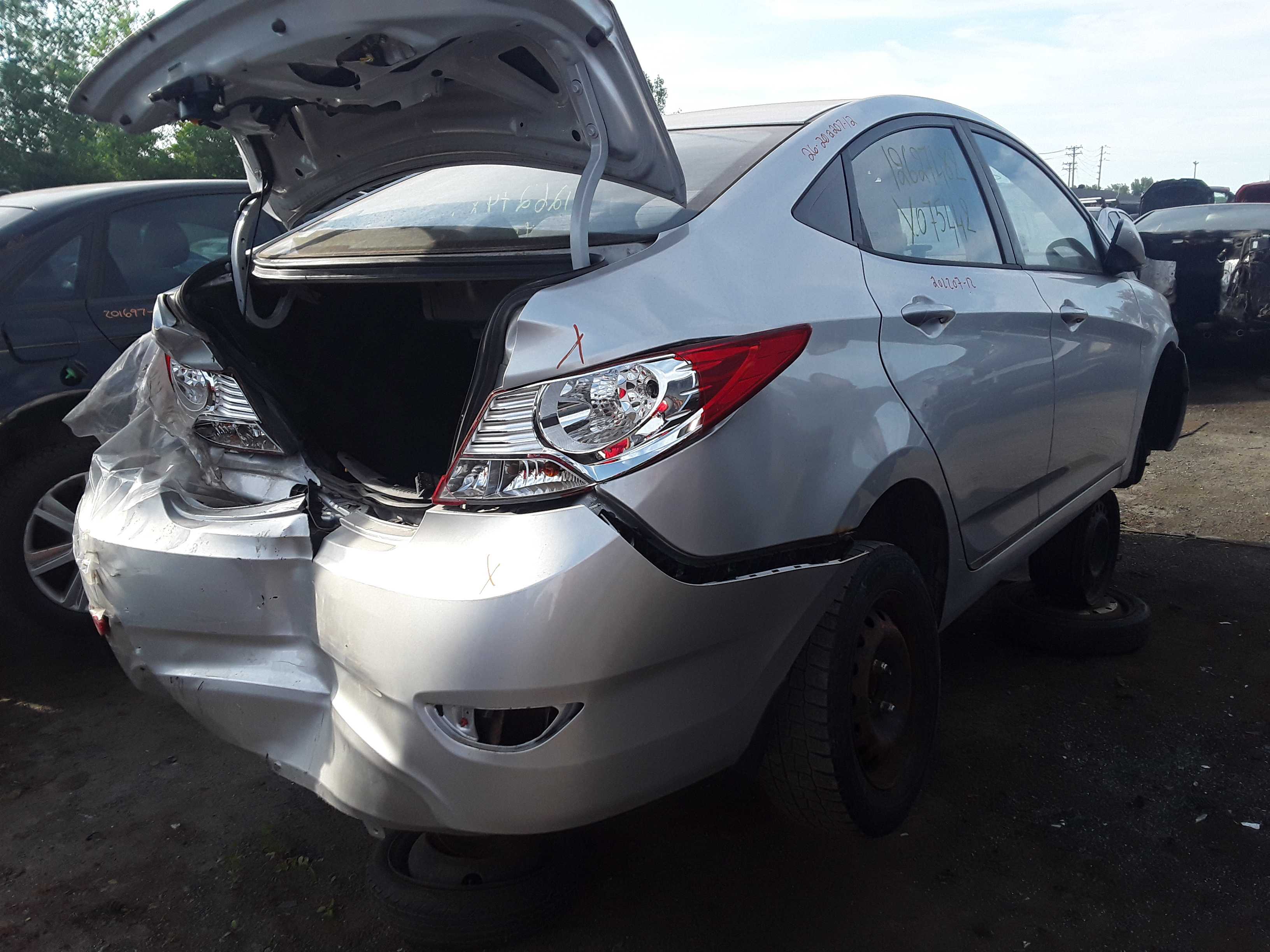HYUNDAI ACCENT 2012