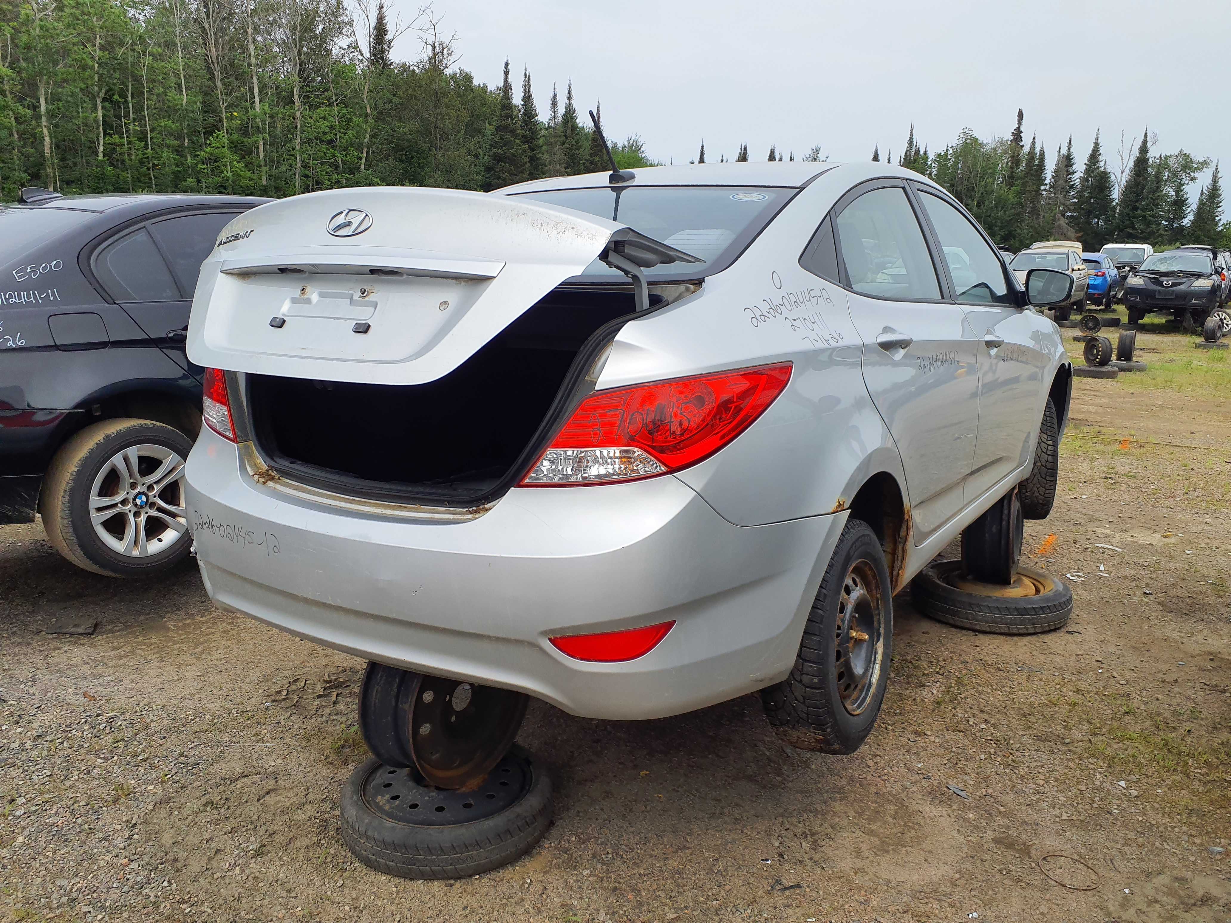 HYUNDAI ACCENT 2012