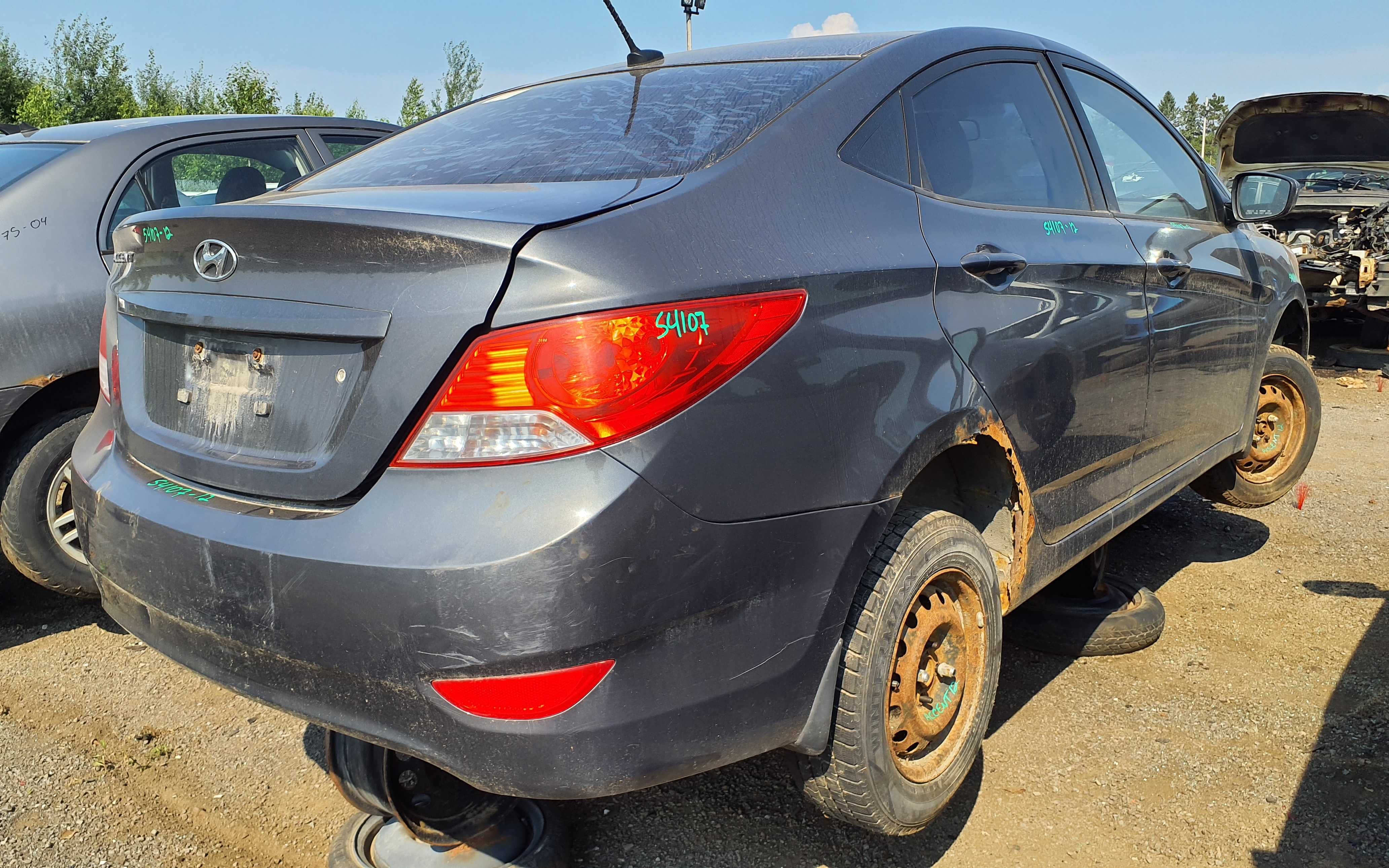 HYUNDAI ACCENT 2012