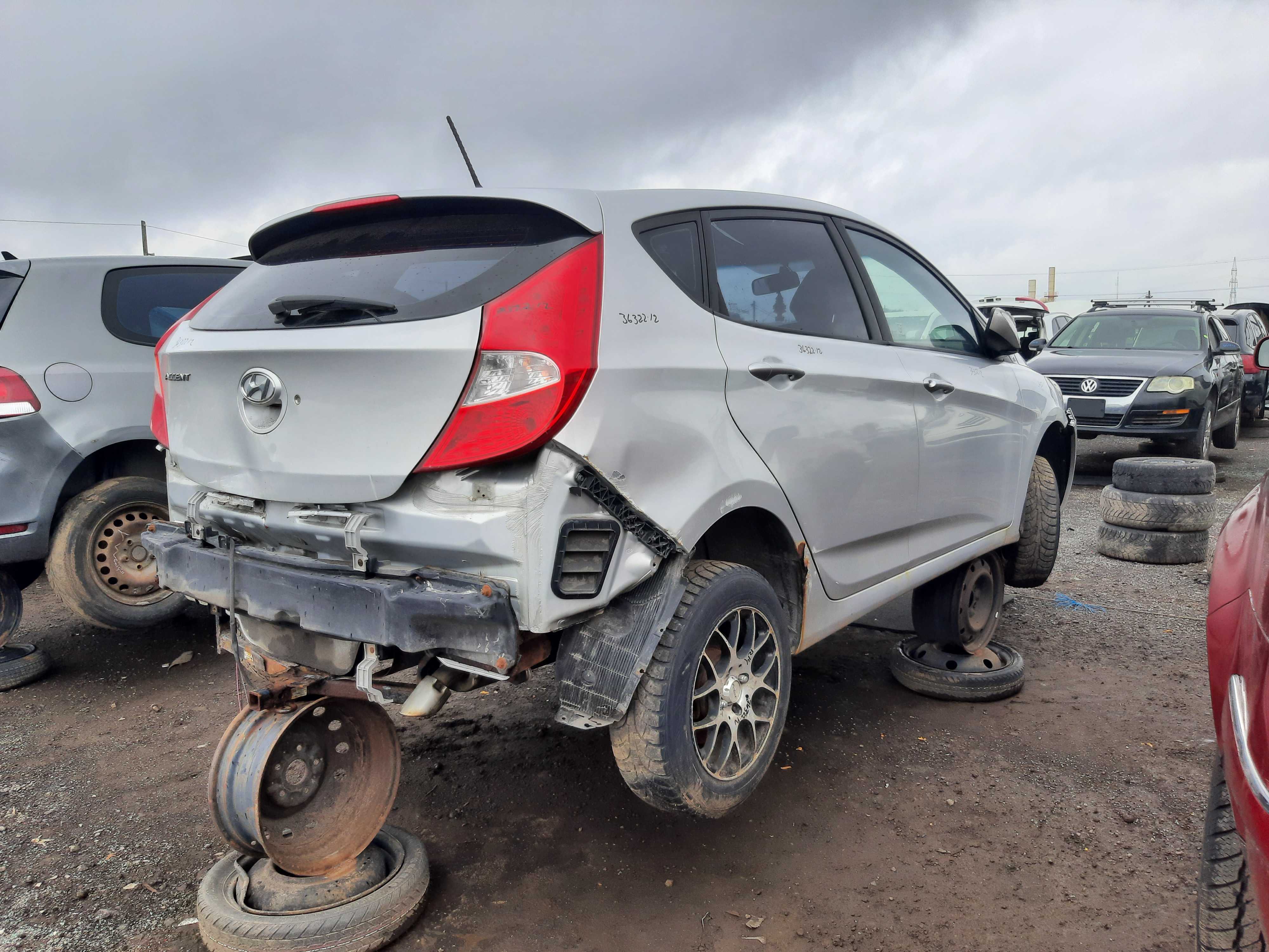 HYUNDAI ACCENT 2012