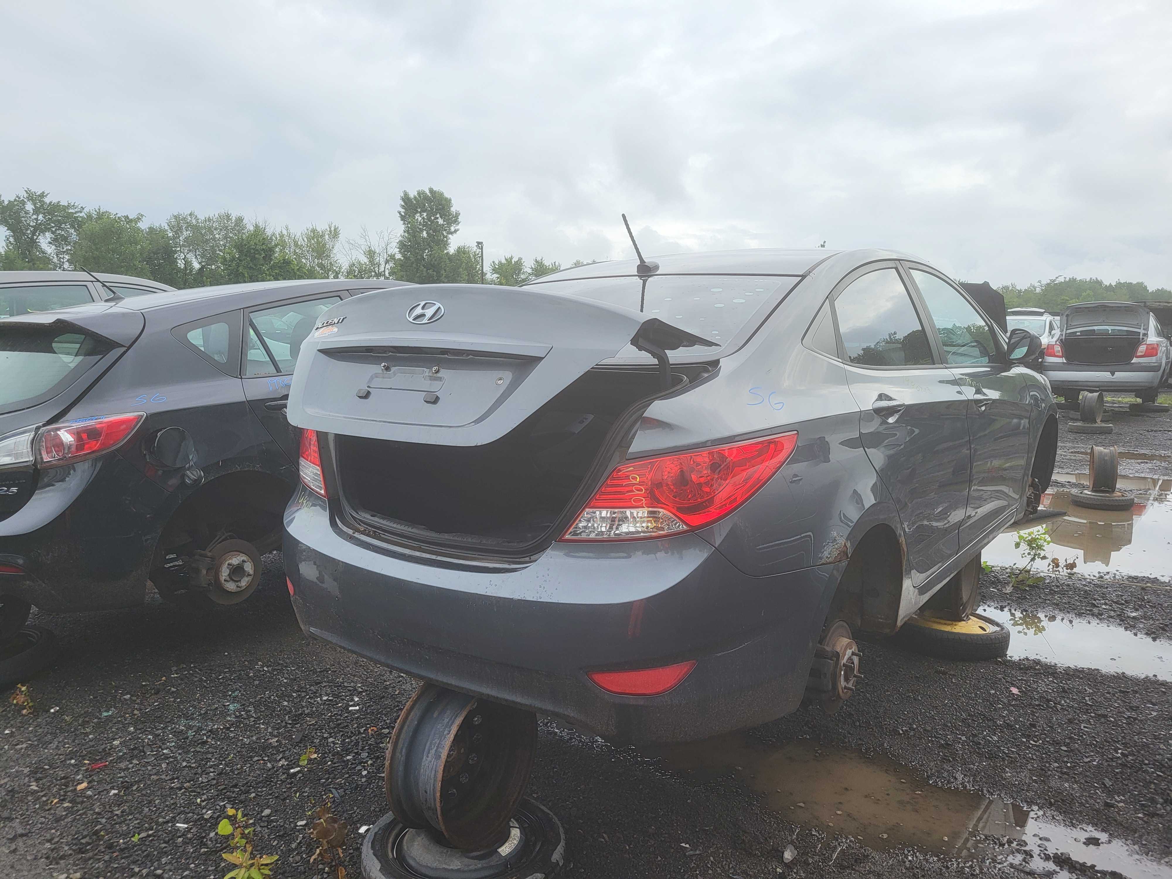 HYUNDAI ACCENT 2013