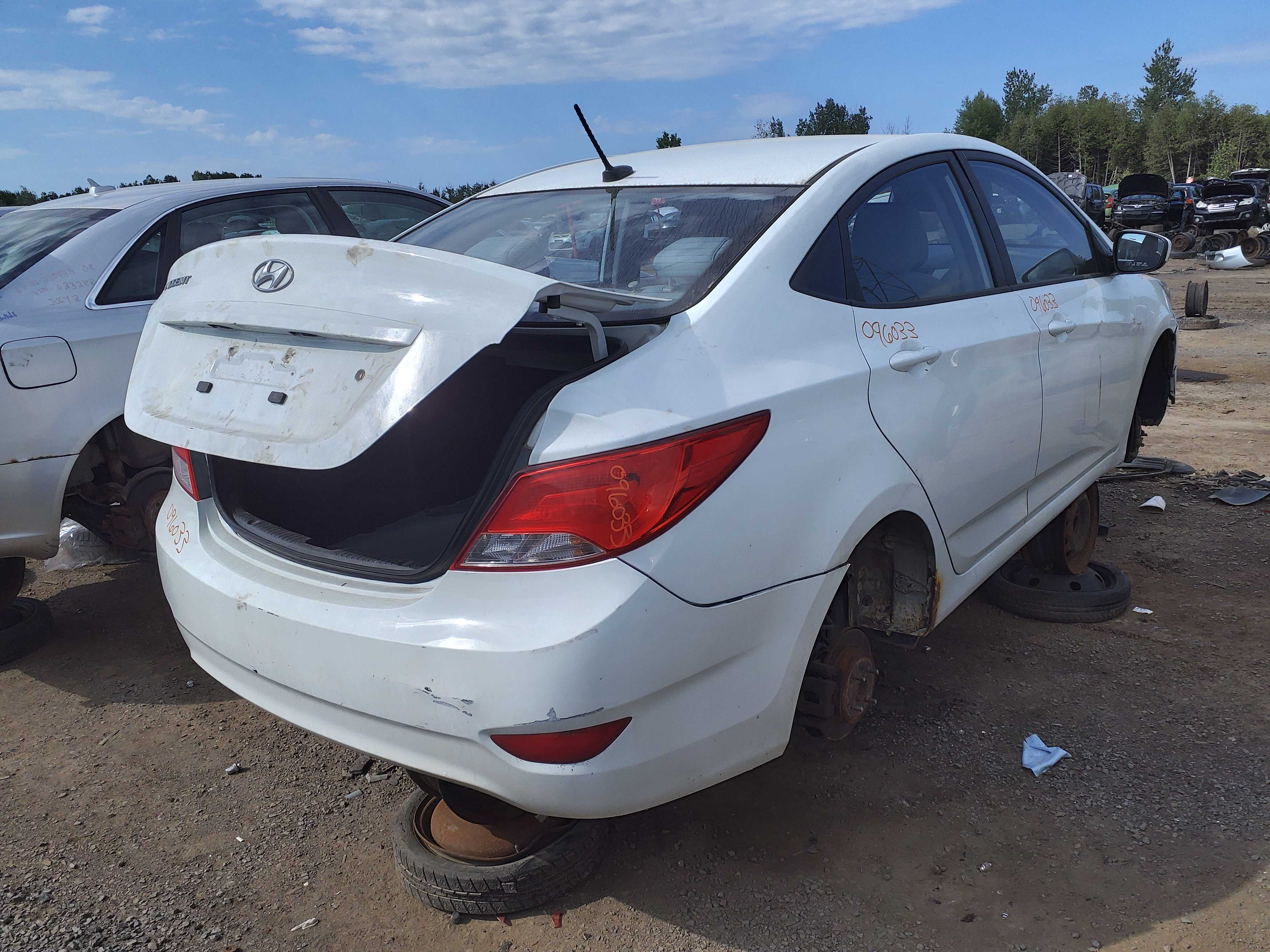 HYUNDAI ACCENT 2015