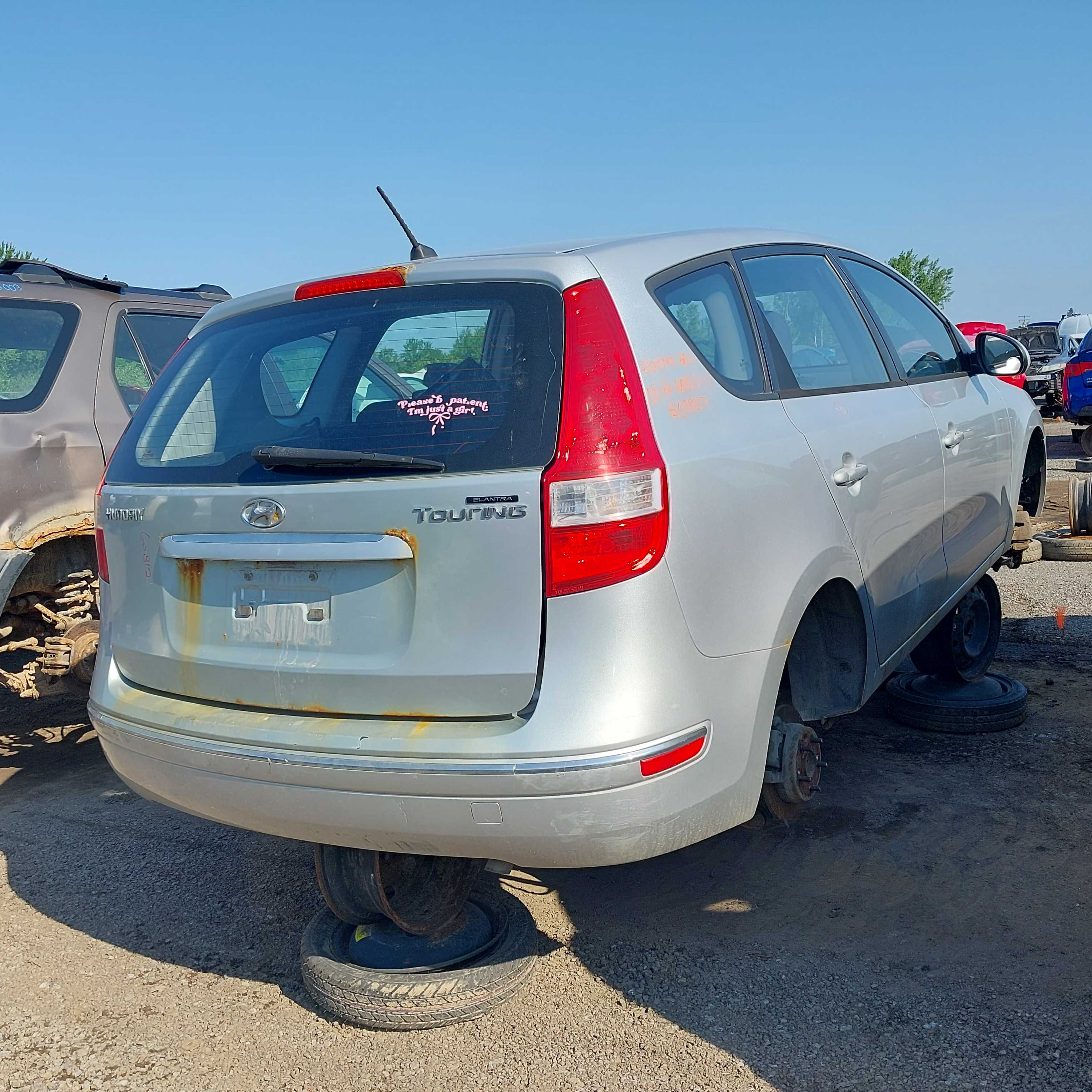 HYUNDAI ELANTRA 2011