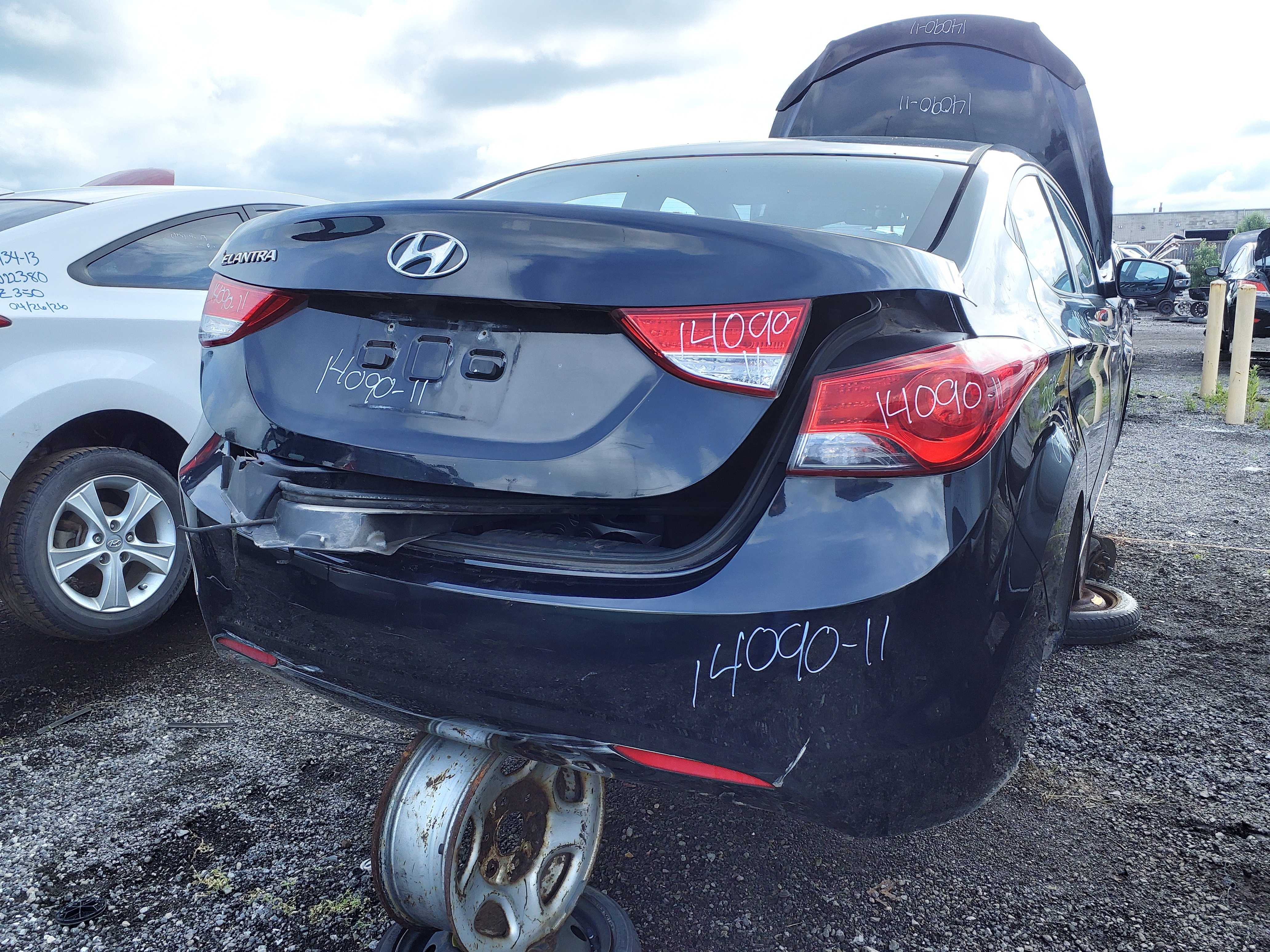 HYUNDAI ELANTRA 2011