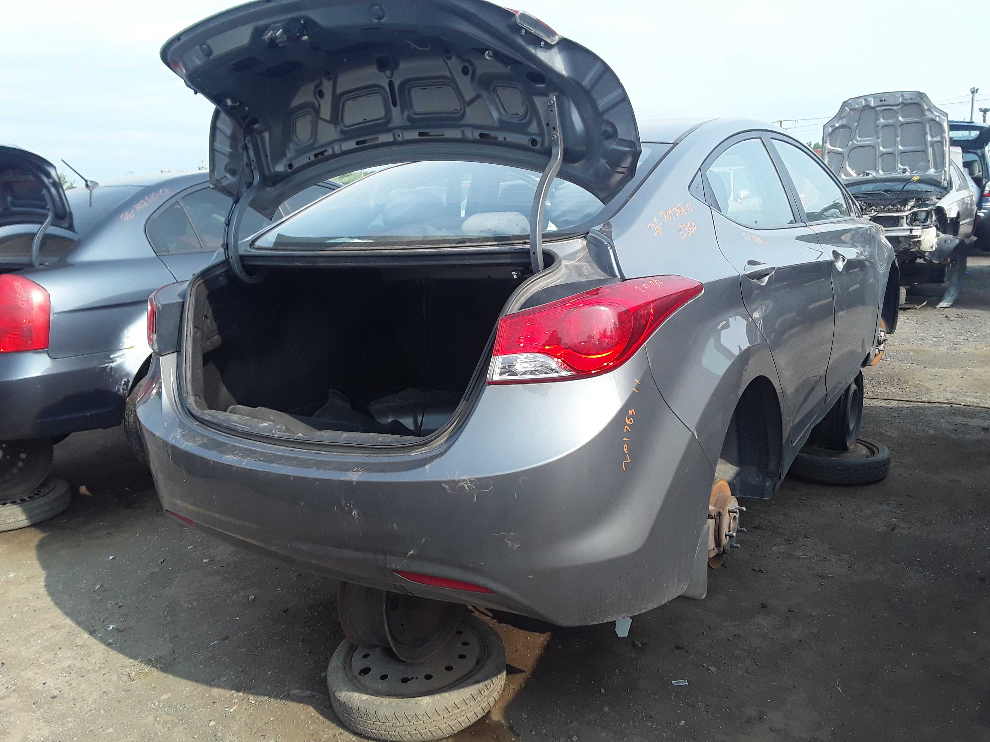 HYUNDAI ELANTRA 2011