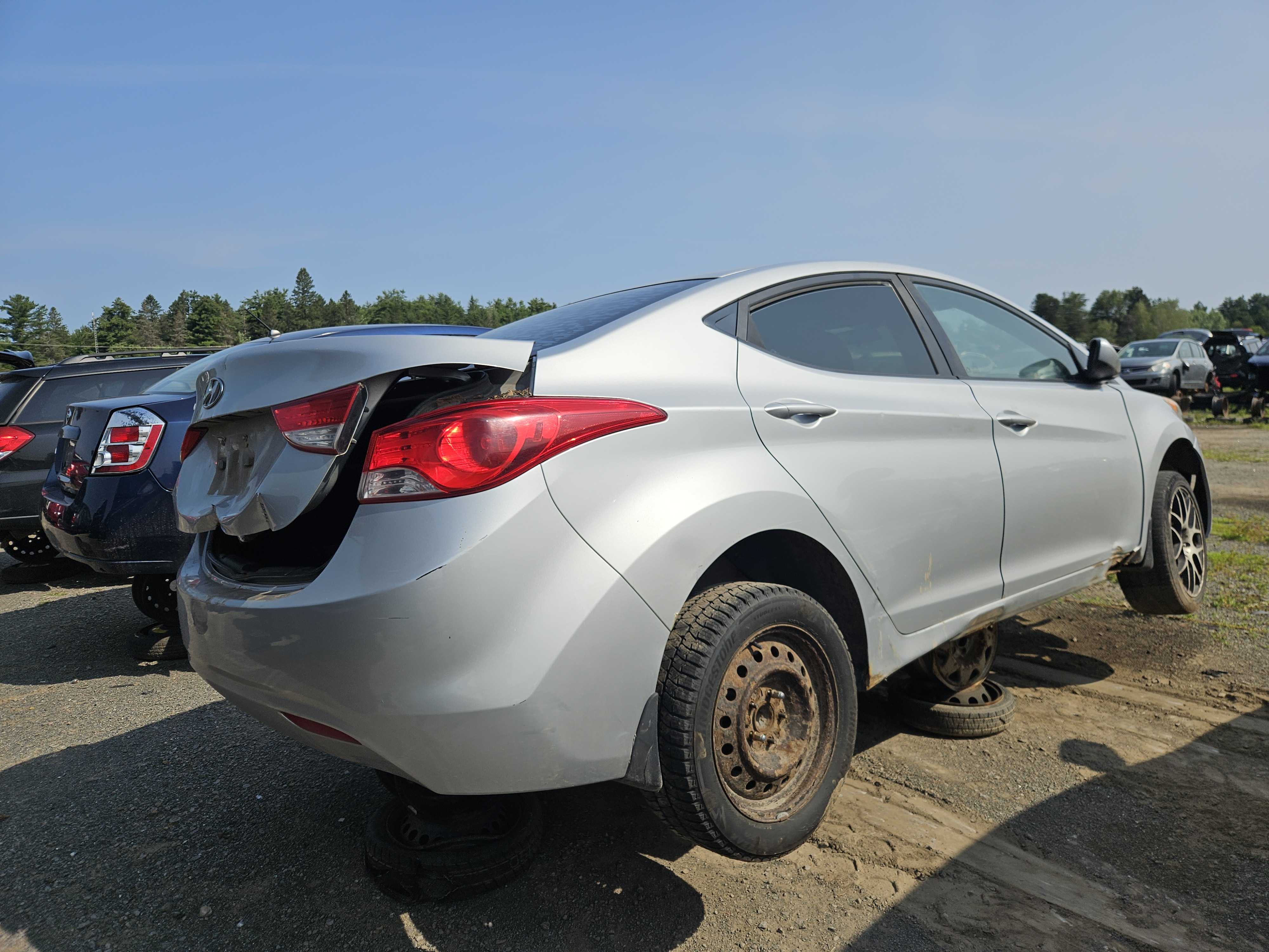 HYUNDAI ELANTRA 2011