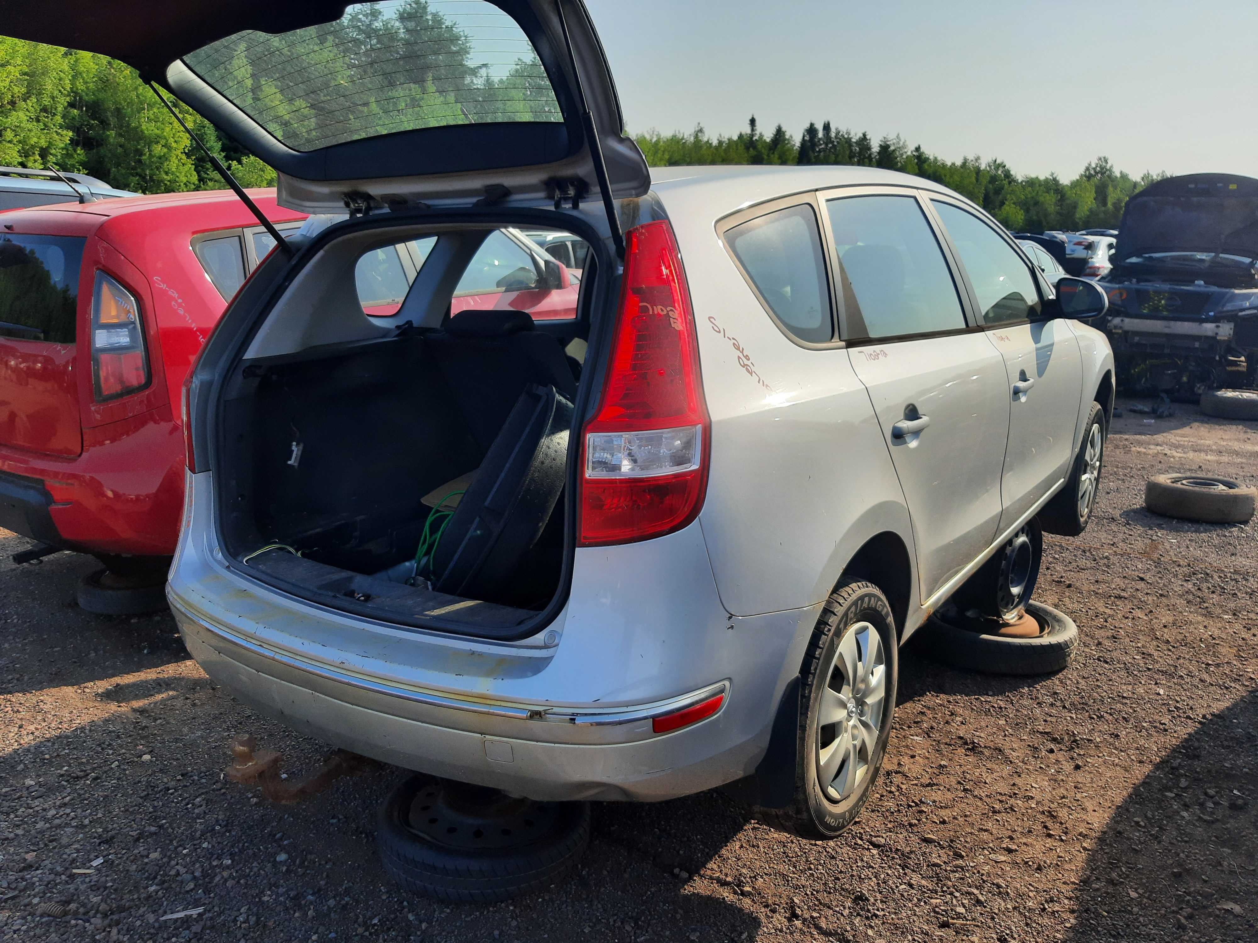 HYUNDAI ELANTRA 2012