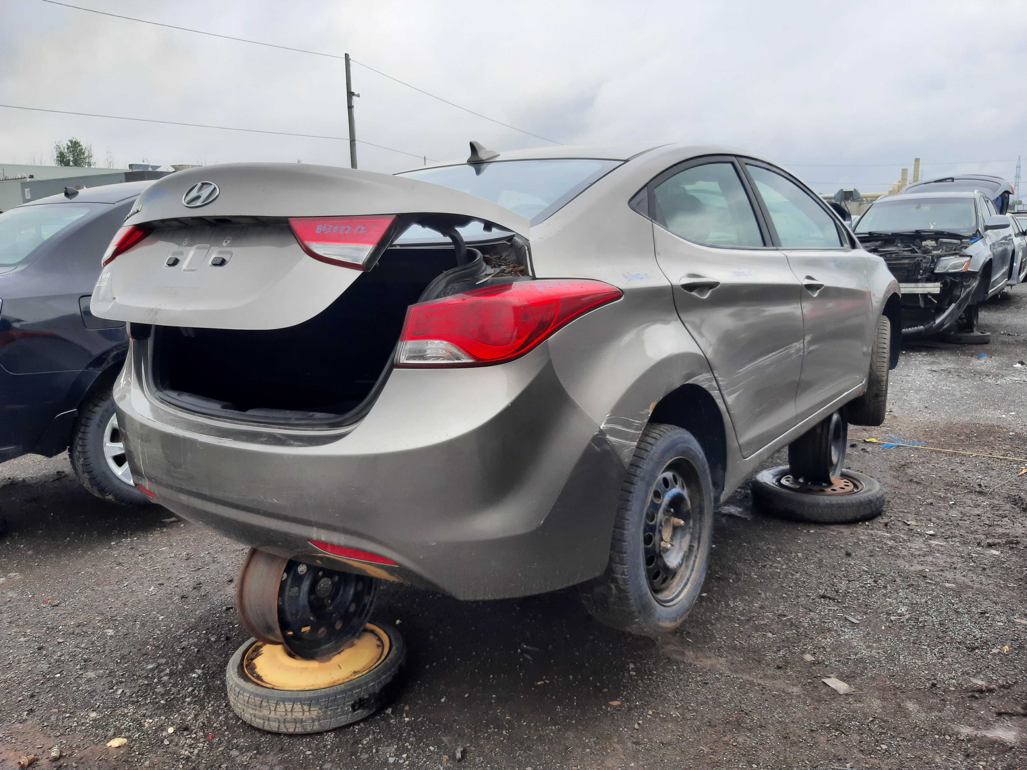 HYUNDAI ELANTRA 2012