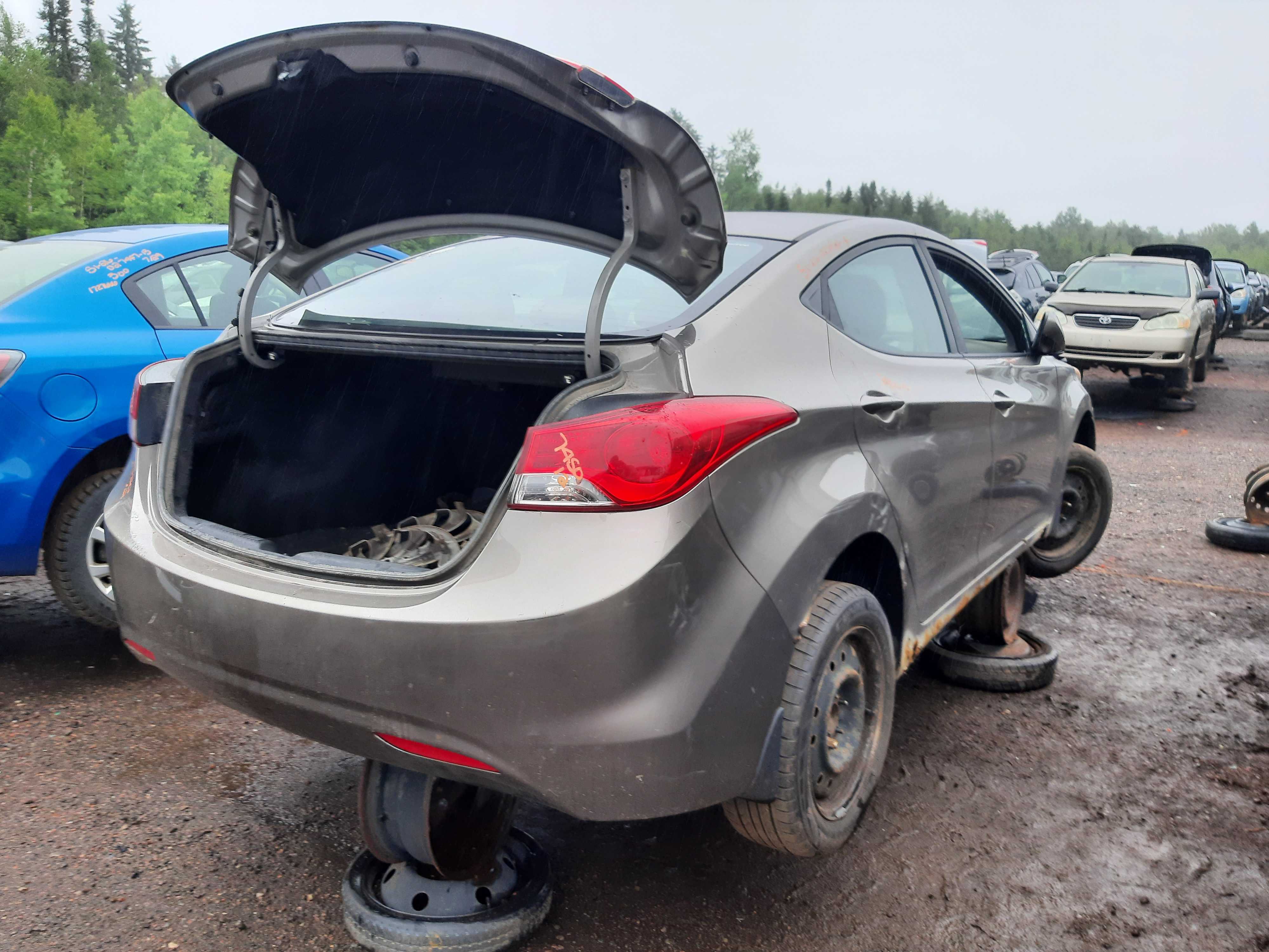 HYUNDAI ELANTRA 2012
