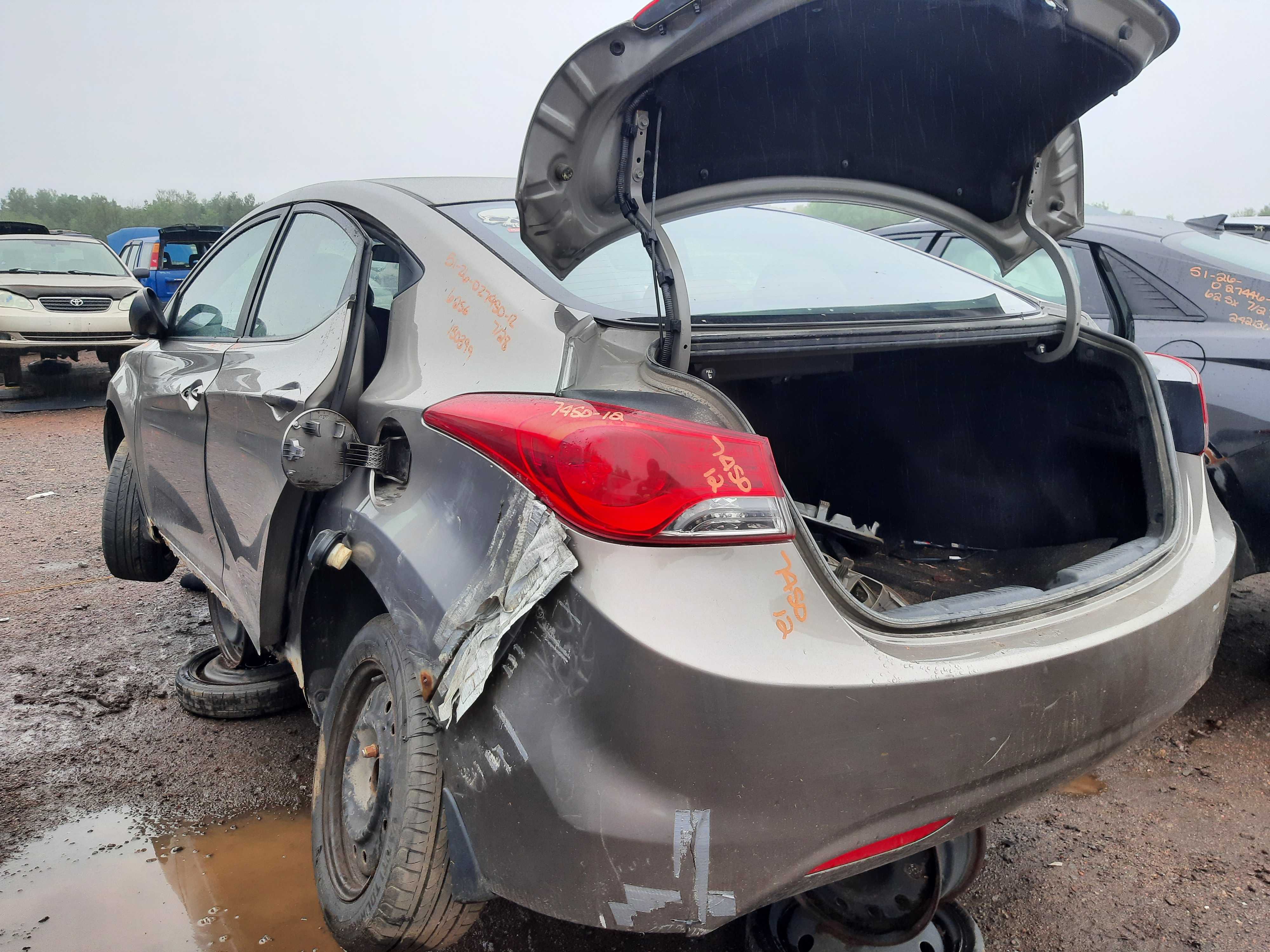 HYUNDAI ELANTRA 2012