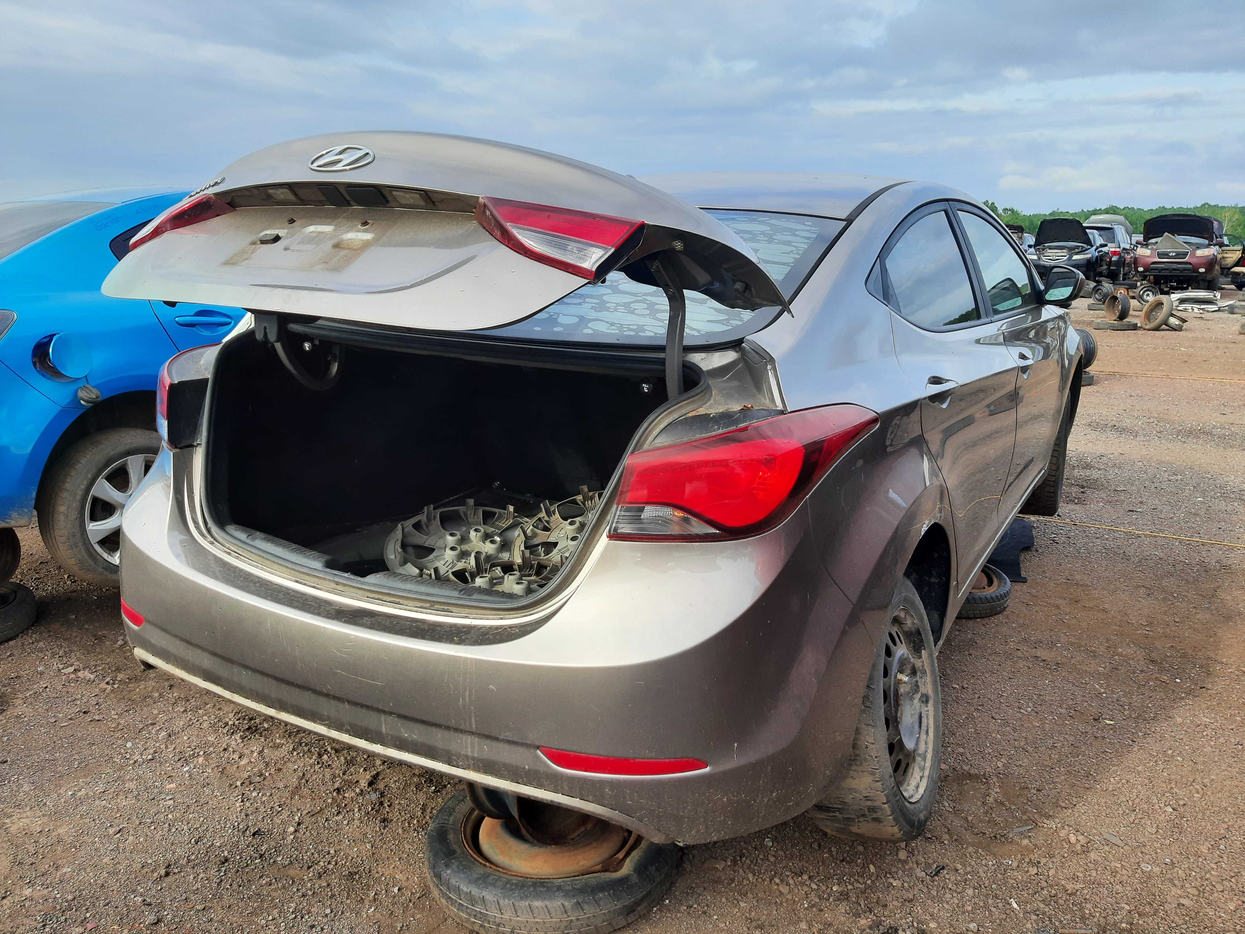 HYUNDAI ELANTRA 2015