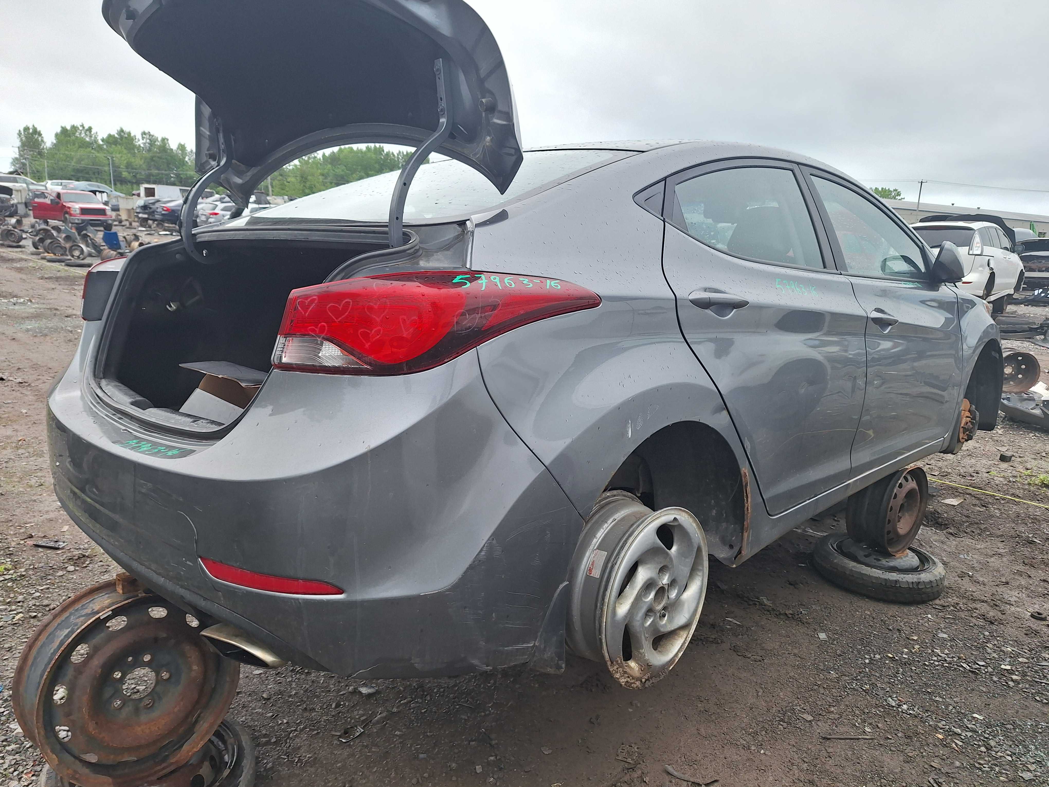 HYUNDAI ELANTRA 2016