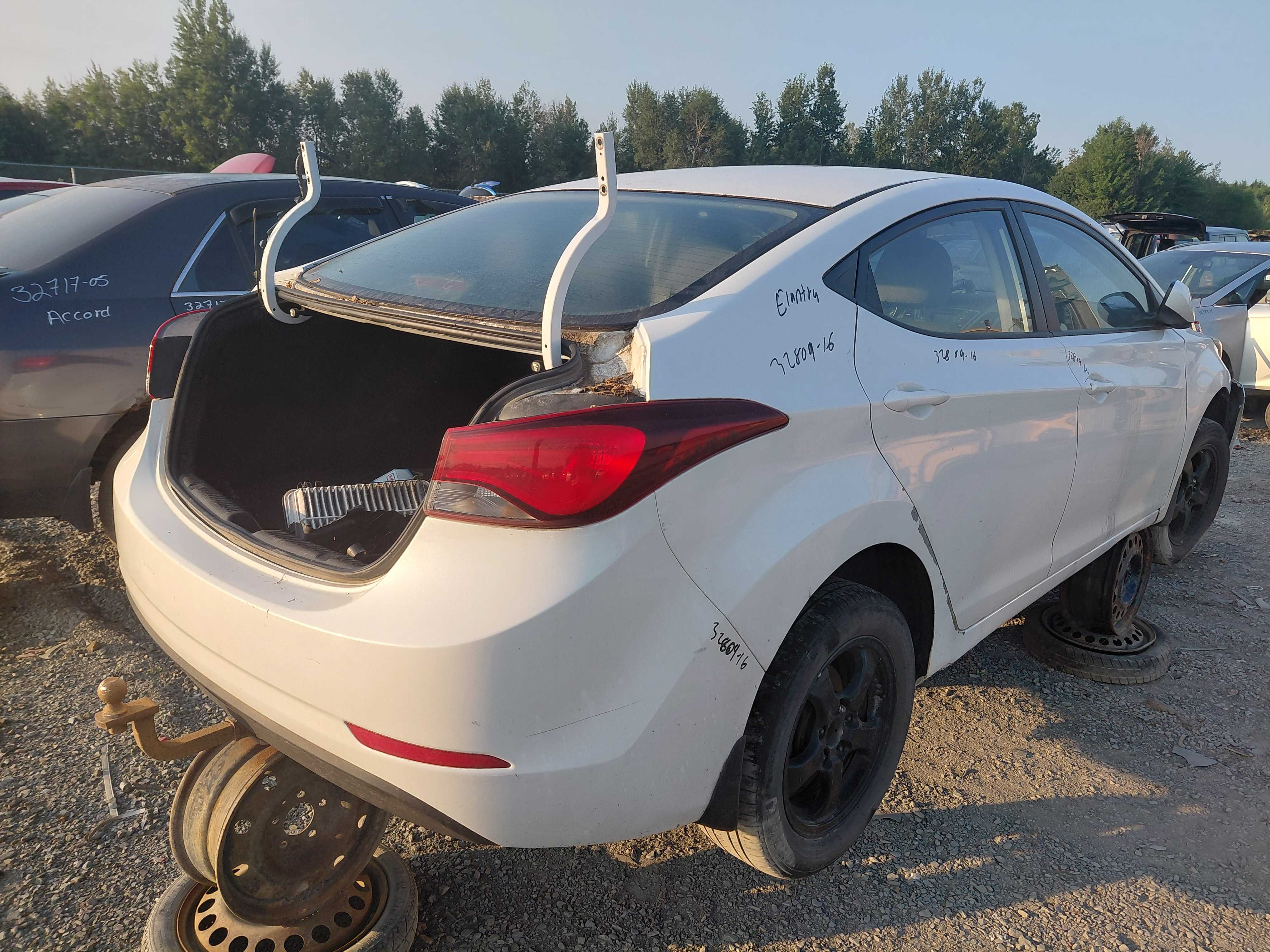 HYUNDAI ELANTRA 2016
