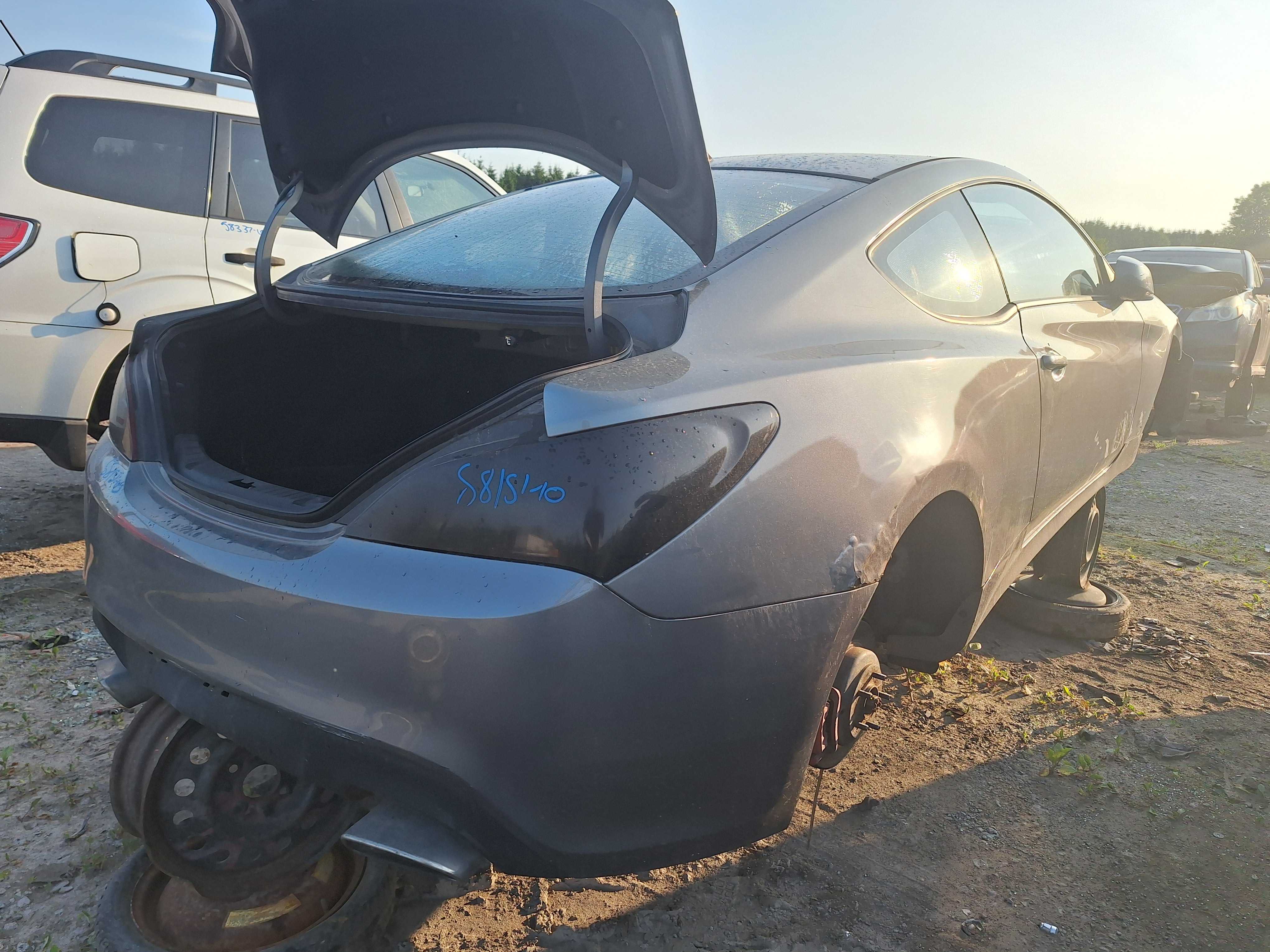 HYUNDAI GENESIS 2010