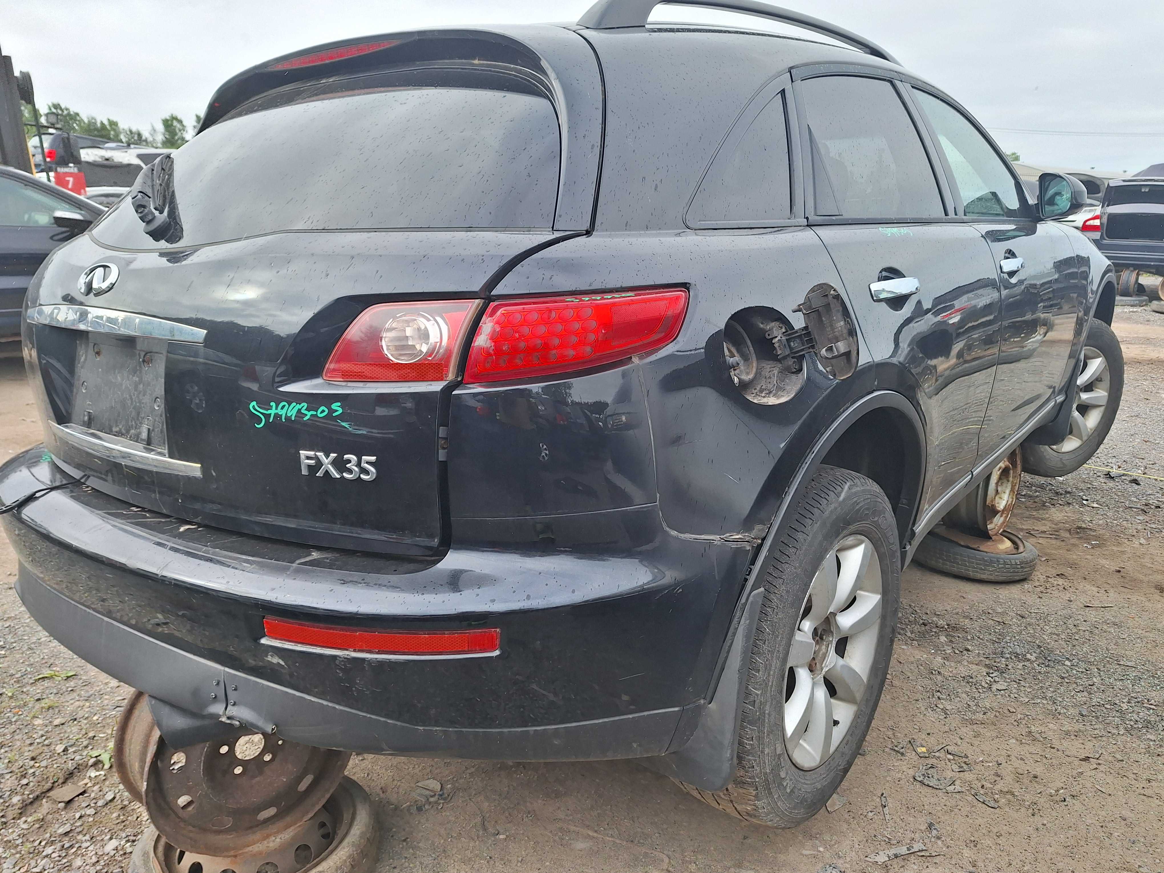 INFINITI FX35 2005